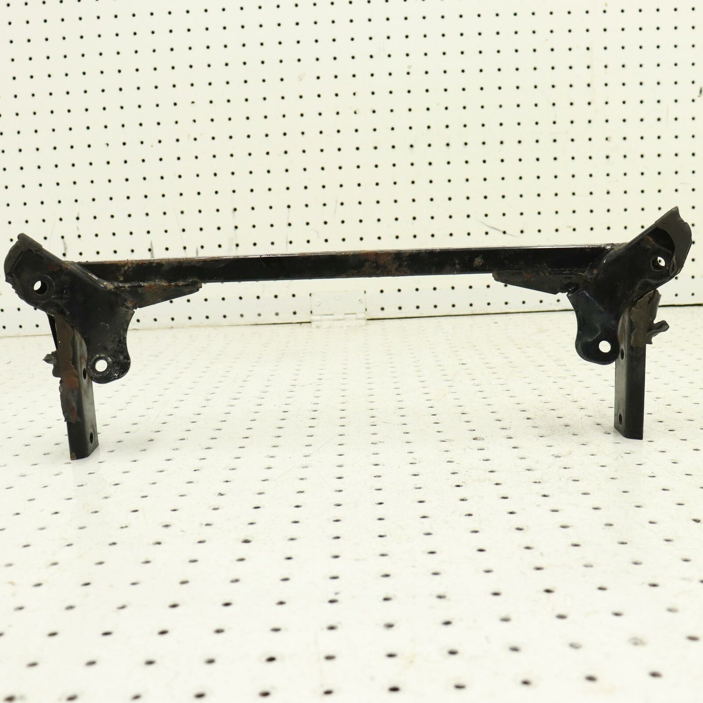 2007 POLARIS RMK 600 CENTER BULKHEAD FRAME SUPPORT BRACE BRACKET 1015368-067