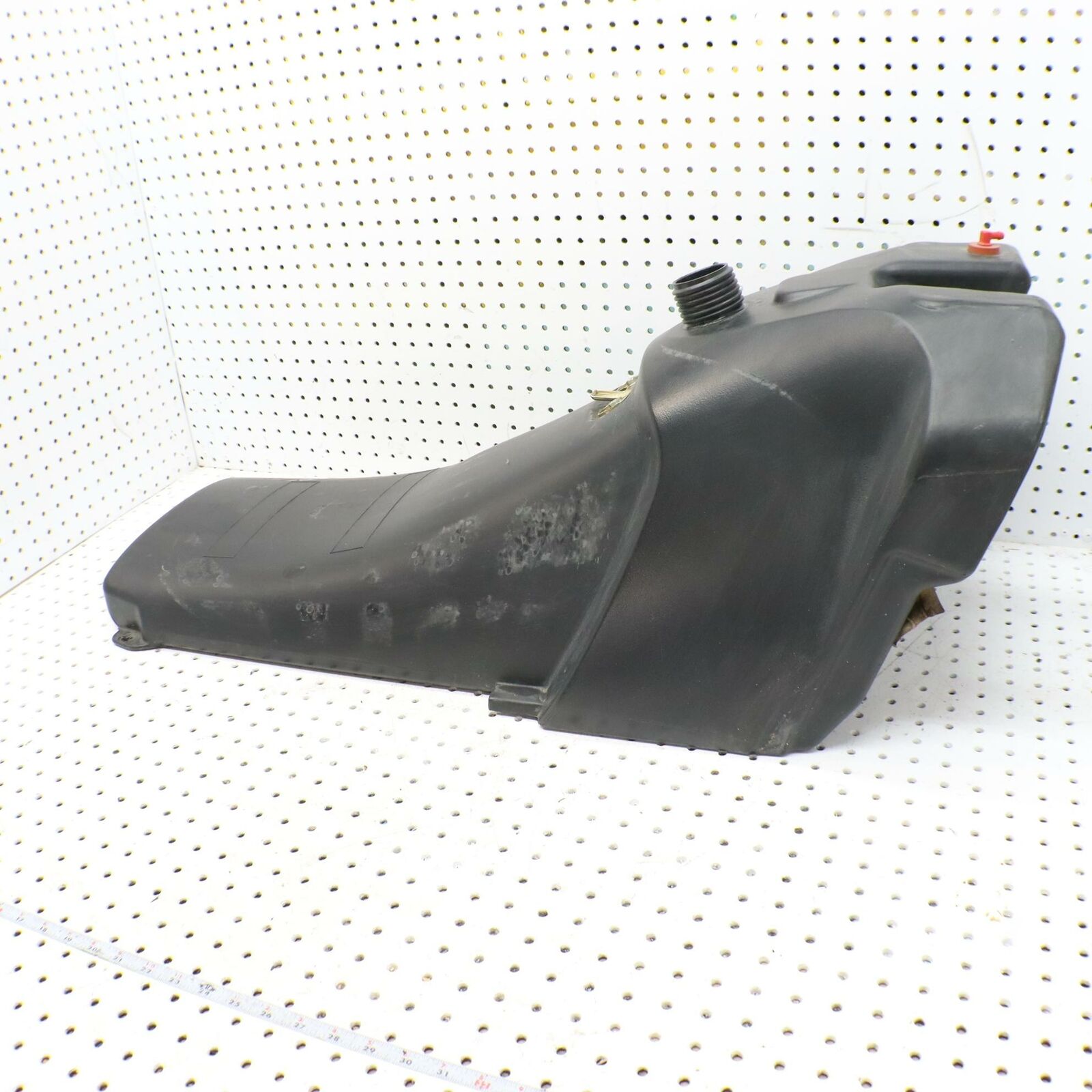 2006 POLARIS SWITCHBACK GAS TANK FUEL RESERVOIR 2520636; 2520640