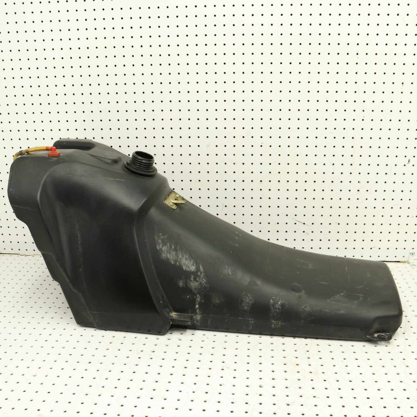 2007 POLARIS RMK 600 GAS TANK FUEL RESERVOIR 2520616