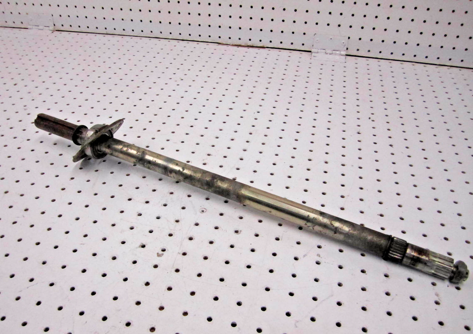 2004 POLARIS SWITCHBACK 600 144 DRIVEN SHAFT JACKSHAFT 1332220 1332283