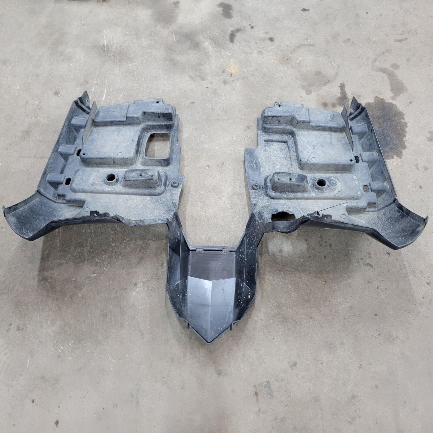 2009 POLARIS SPORTSMAN XP 850 FRONT FENDER 2633779-464