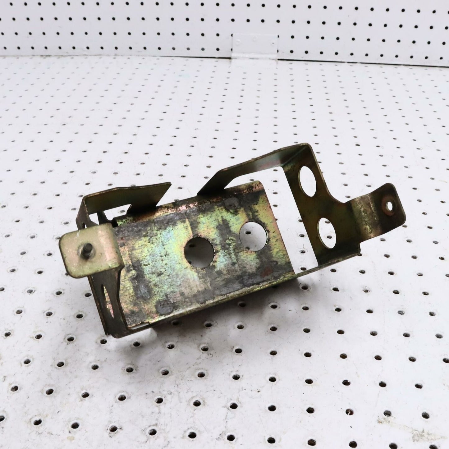 2006 POLARIS SWITCHBACK BATTERY BOX HOLDER TRAY 1015024; 1017053