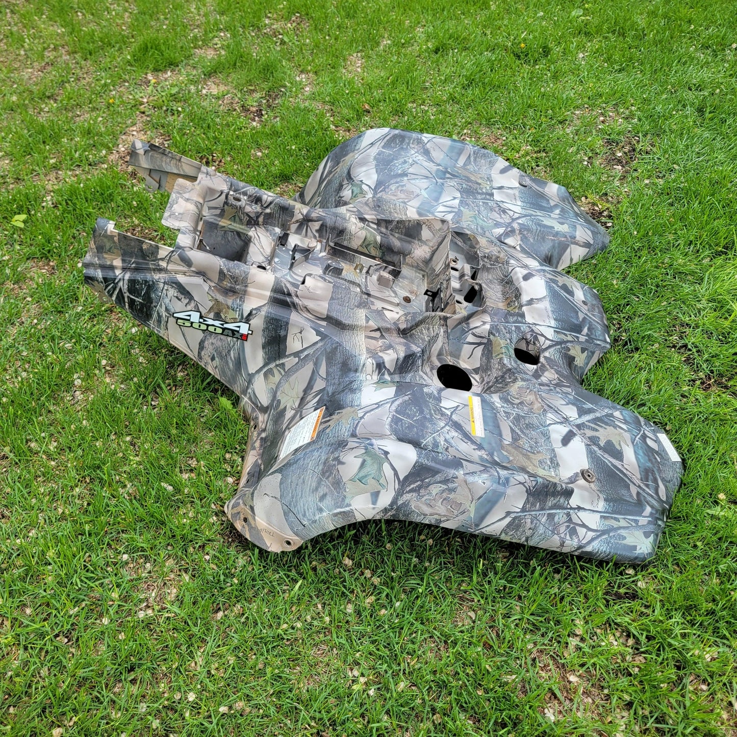 2016 SUZUKI KING QUAD 500 REAR FENDER CAMO 63111-31GC3-PHW; 63111-31G42-PHW