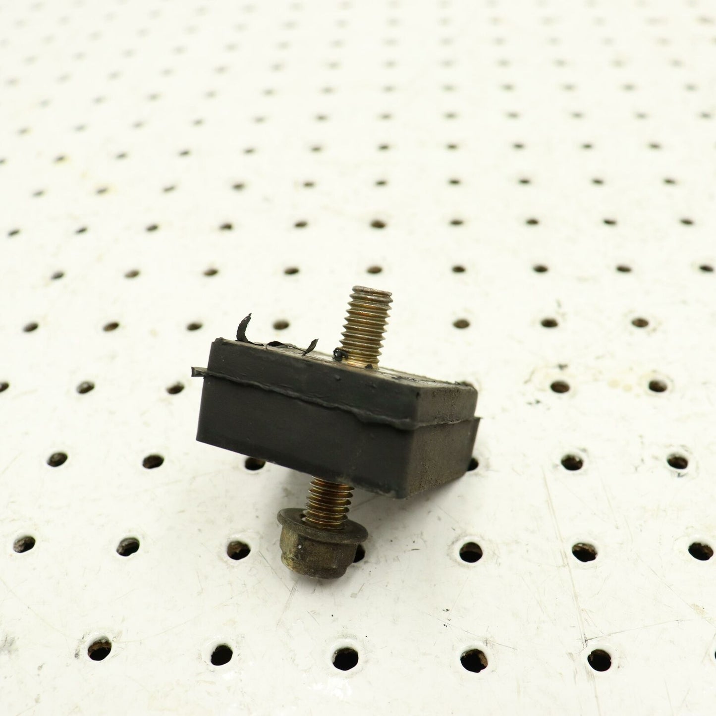 2007 POLARIS RMK 600 ENGINE MOUNT RUBBER 3021206