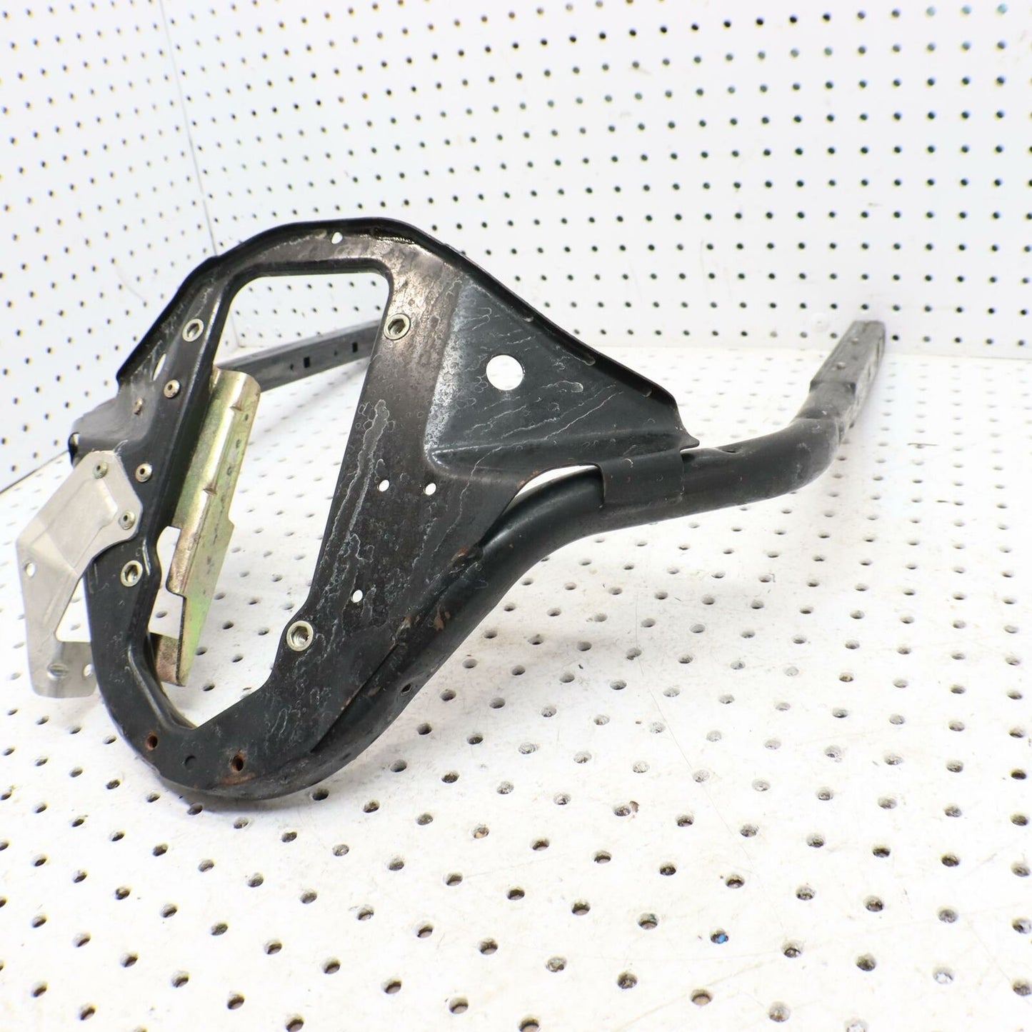 2006 POLARIS SWITCHBACK UPPER FRAME SUPPORT BRACKET STEERING GATE 1014904-067