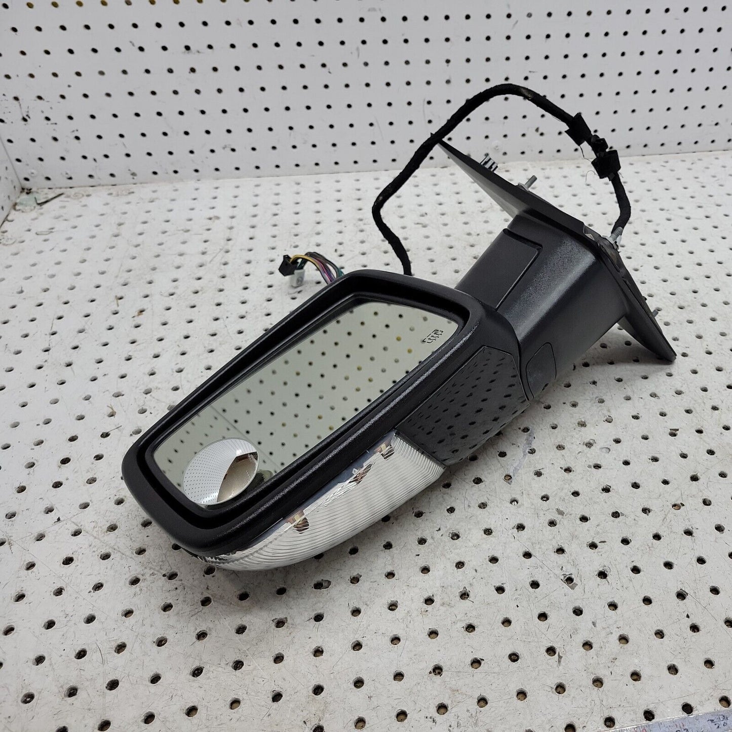 5RR551XRAD 2016 RAM 2500 LEFT SIDE POWER FOLD MIRROR