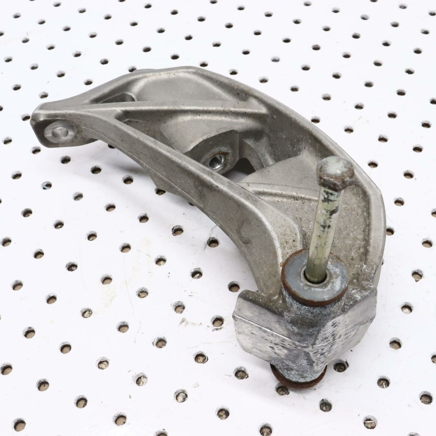 2006 POLARIS CLASSIC 700 RIGHT FRONT STEERING ARM SPINDLE KNUCKLE 1822796