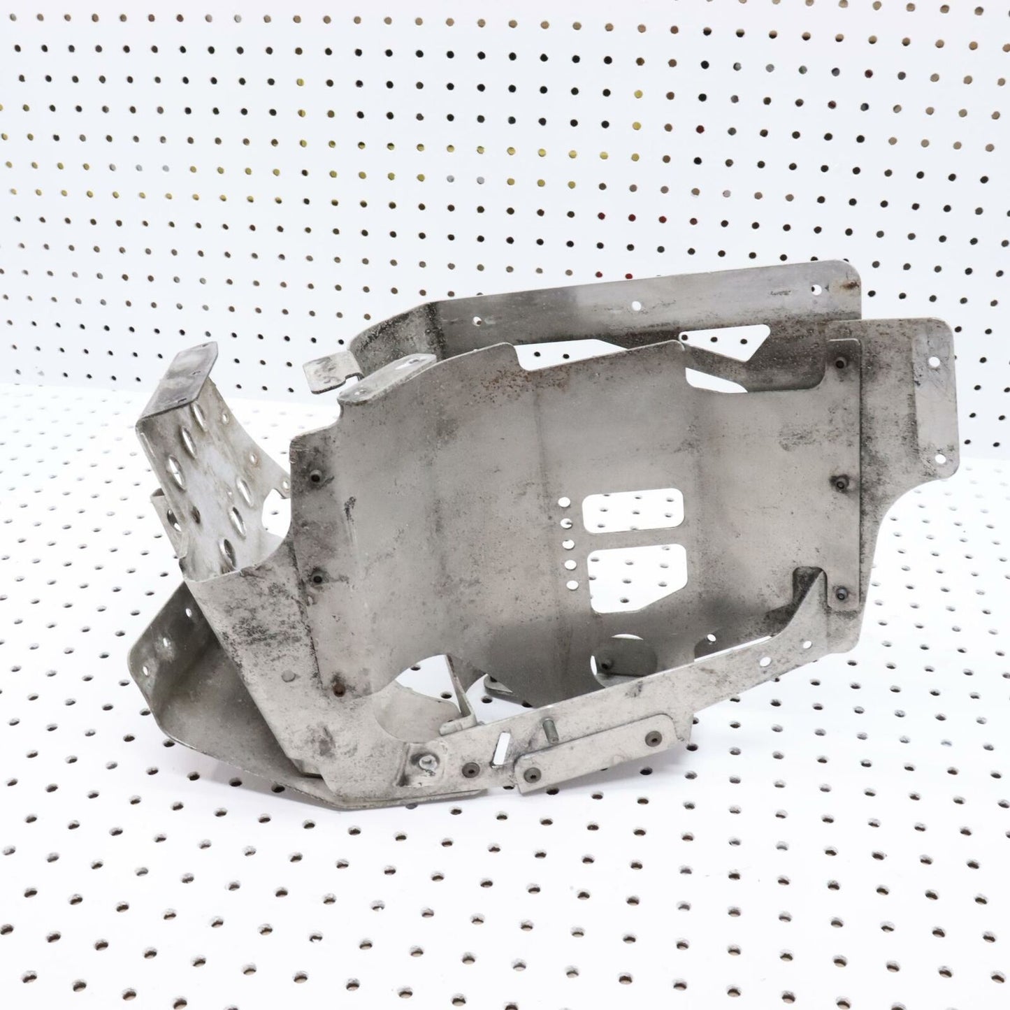 2007 POLARIS IQ 600 LEFT FRONT FOOT HOLDER REST STAY FOOTREST WELL 1015583