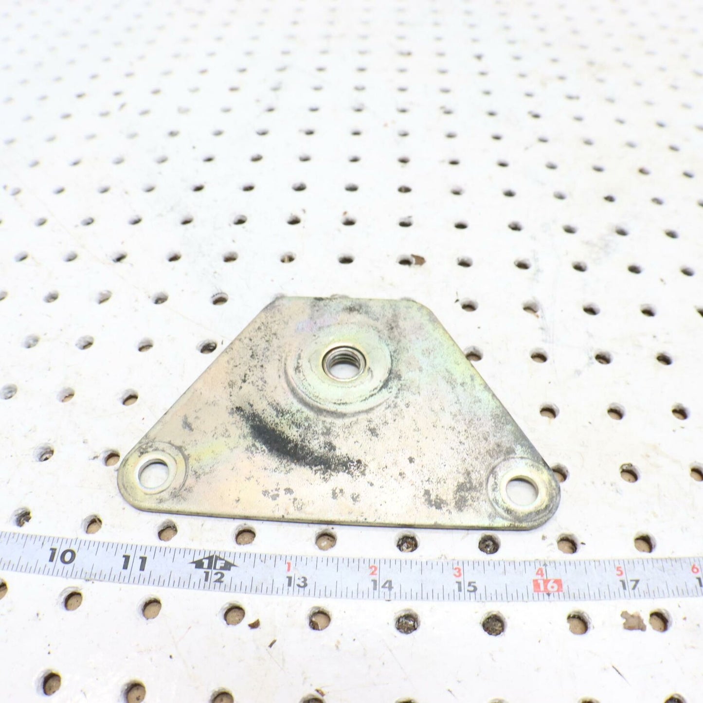 2006 POLARIS SWITCHBACK ENGINE MOTOR MOUNT BRACKET 1014698