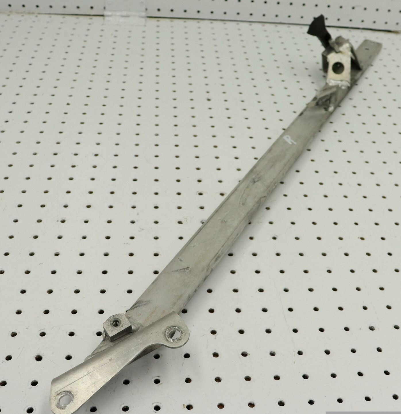 2005 SKI-DOO GSX 500SS FRAME CHASI SUPPORT BRACE BRACKET RH 518323352