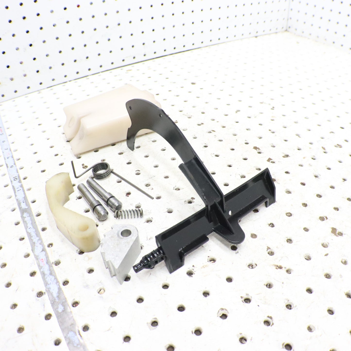 2004 Polaris Sportsman 500 Transmission OIL DEFLECTOR , CHAIN TENSIONER