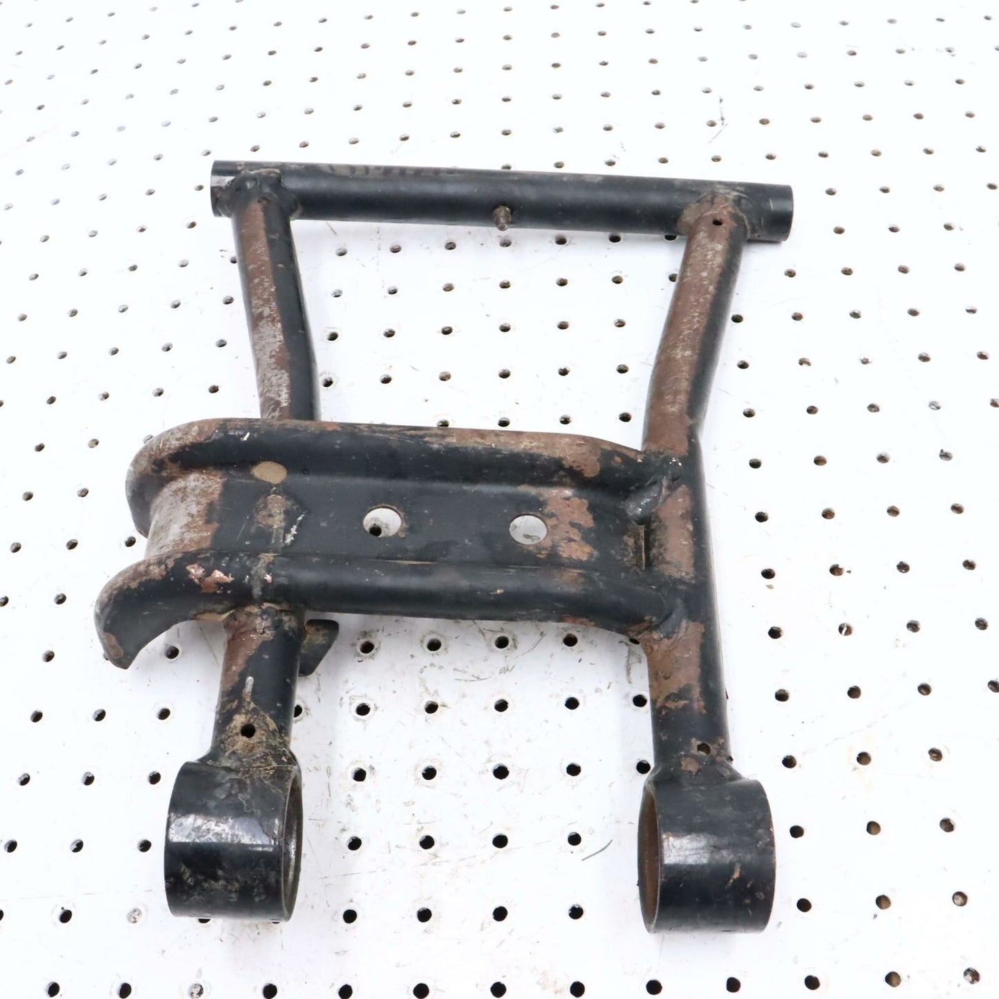 2002 POLARIS SPORTSMAN 500 REAR BACK LOWER RIGHT CONTROL A ARM 1012718-067
