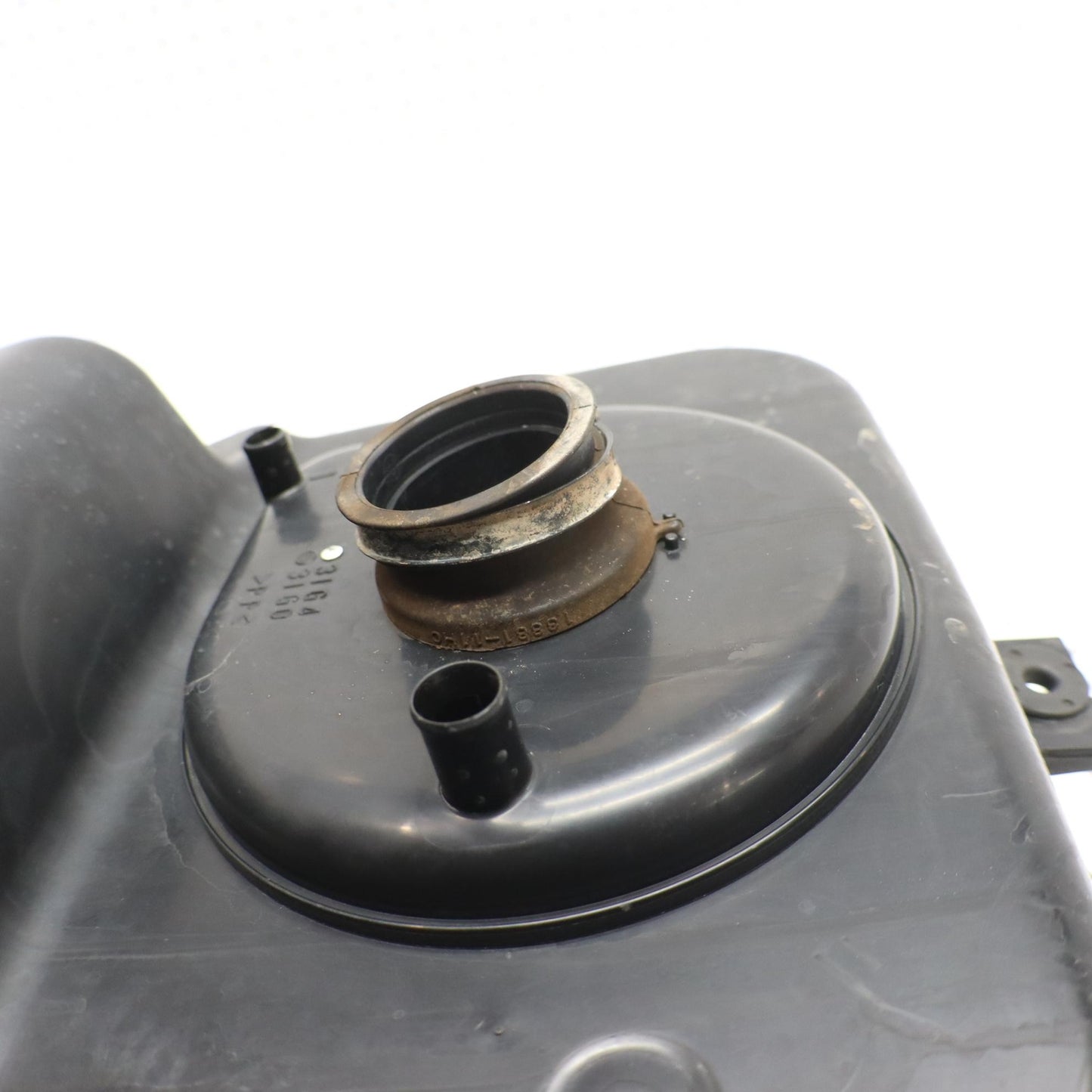 2016 SUZUKI KING QUAD 500 AIRBOX AIR BOX 13700-11H30; 13700-11H31