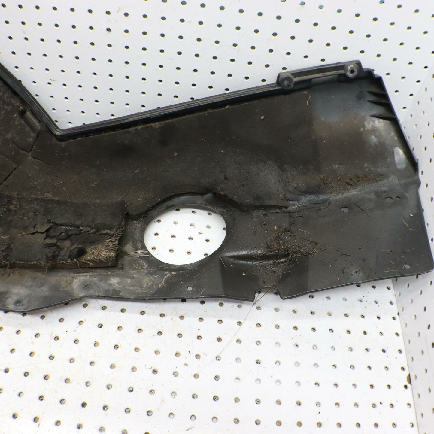 2006 POLARIS SWITCHBACK RIGHT SIDE LOWER BELLY PAN PANEL COVER 2633275-070