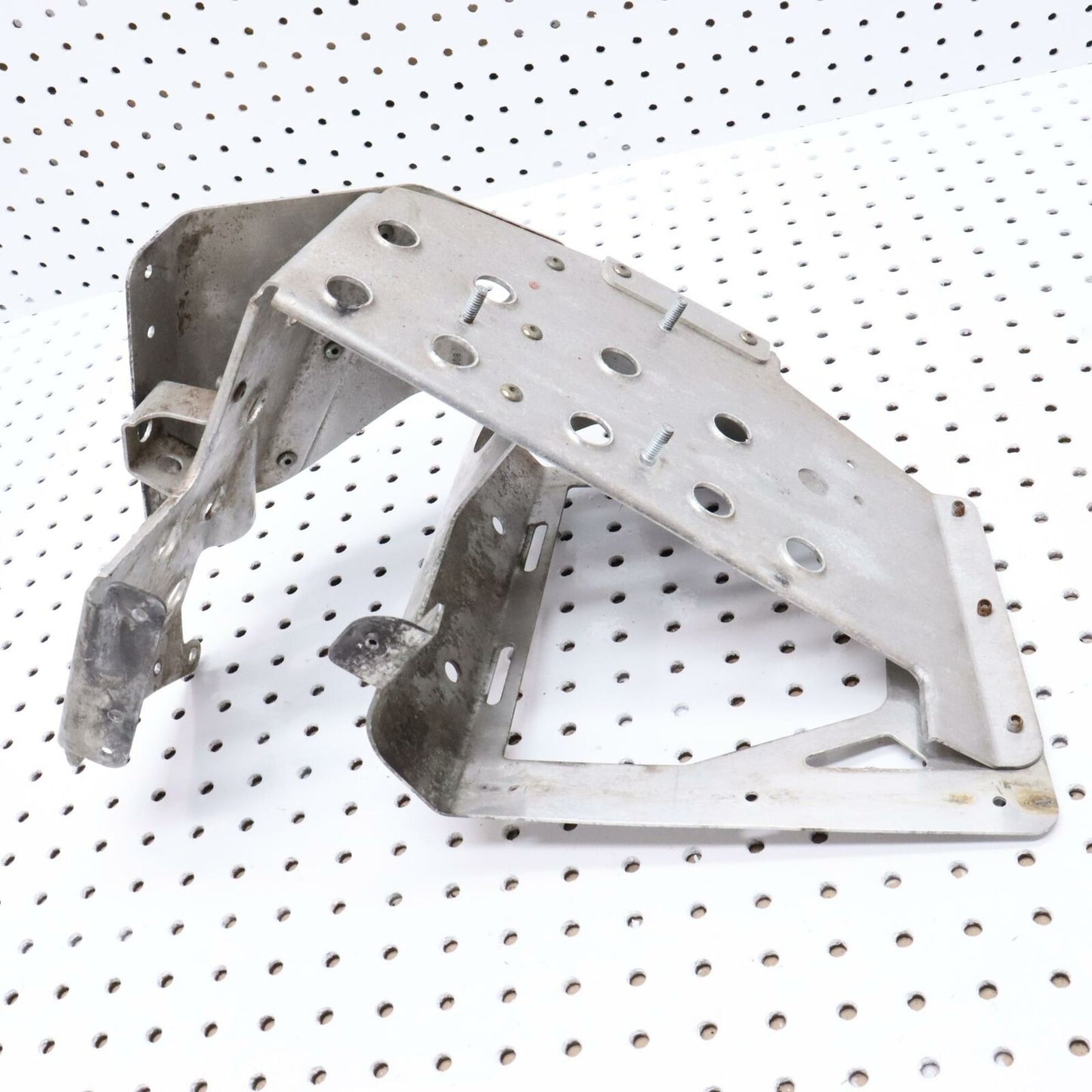 2007 POLARIS IQ 600 RIGHT FRONT FOOT HOLDER REST STAY FOOTREST WELL 1015670