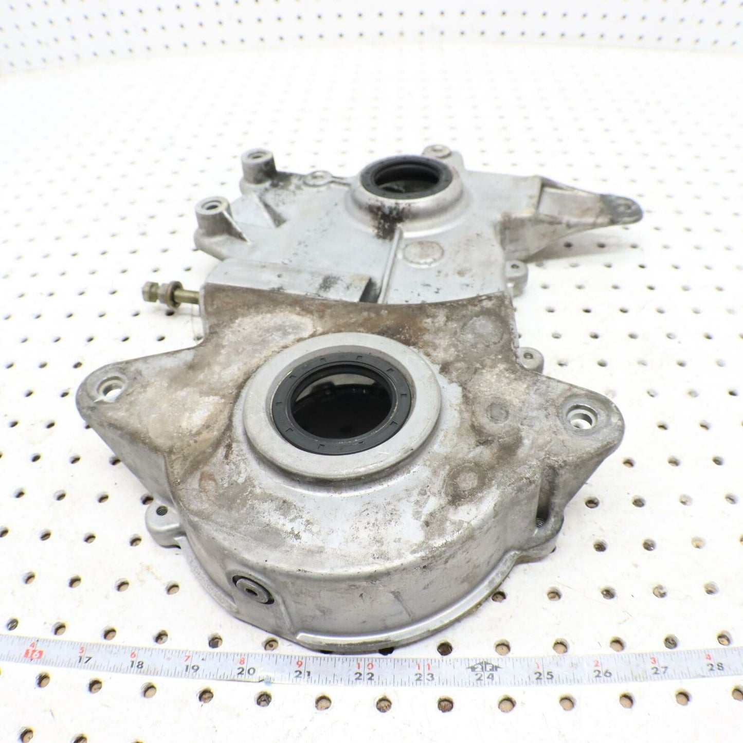 2006 POLARIS FST SWITCHBACK TRACK CHAIN HOUSING CASE 1332318
