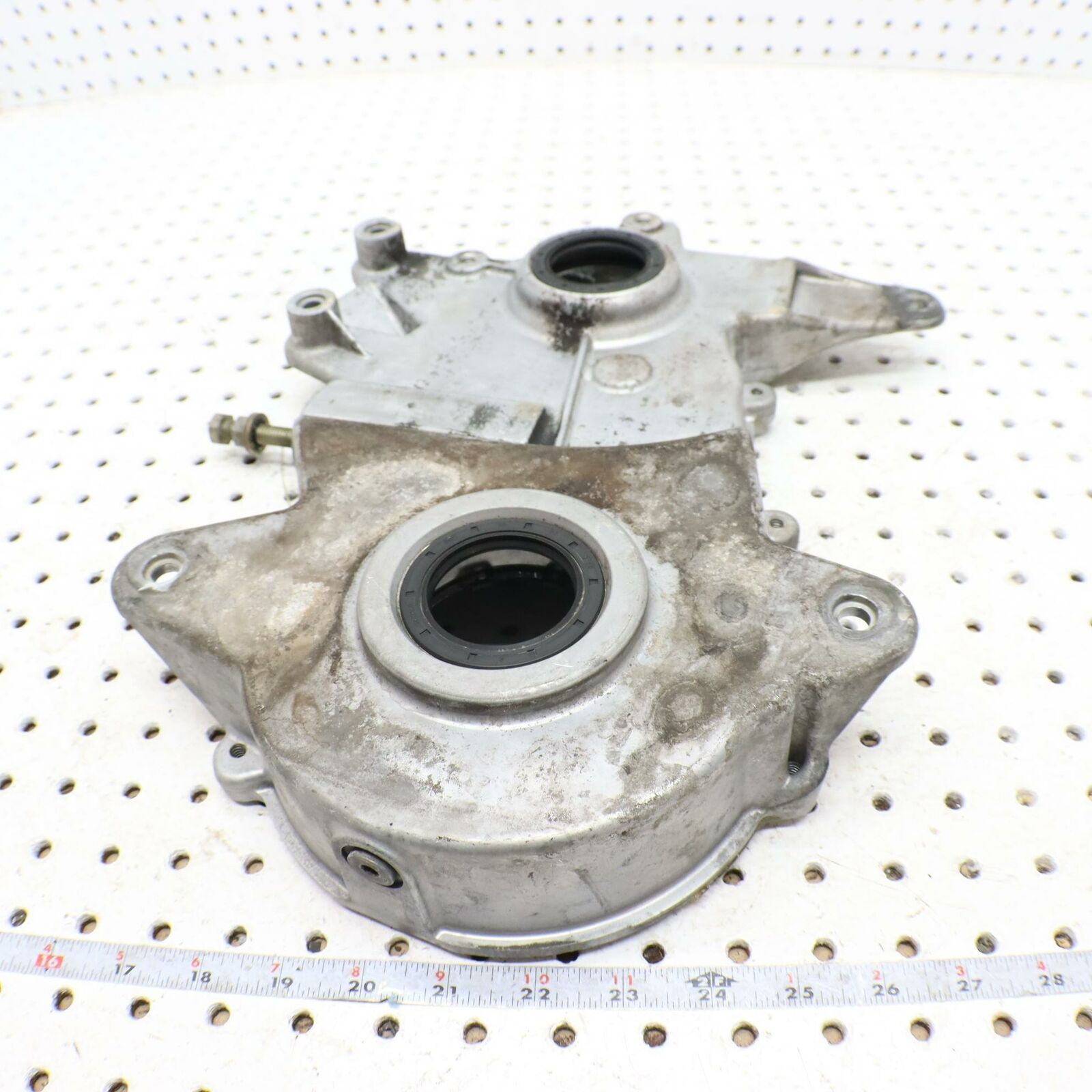 2006 POLARIS FST SWITCHBACK TRACK CHAIN HOUSING CASE 1332318