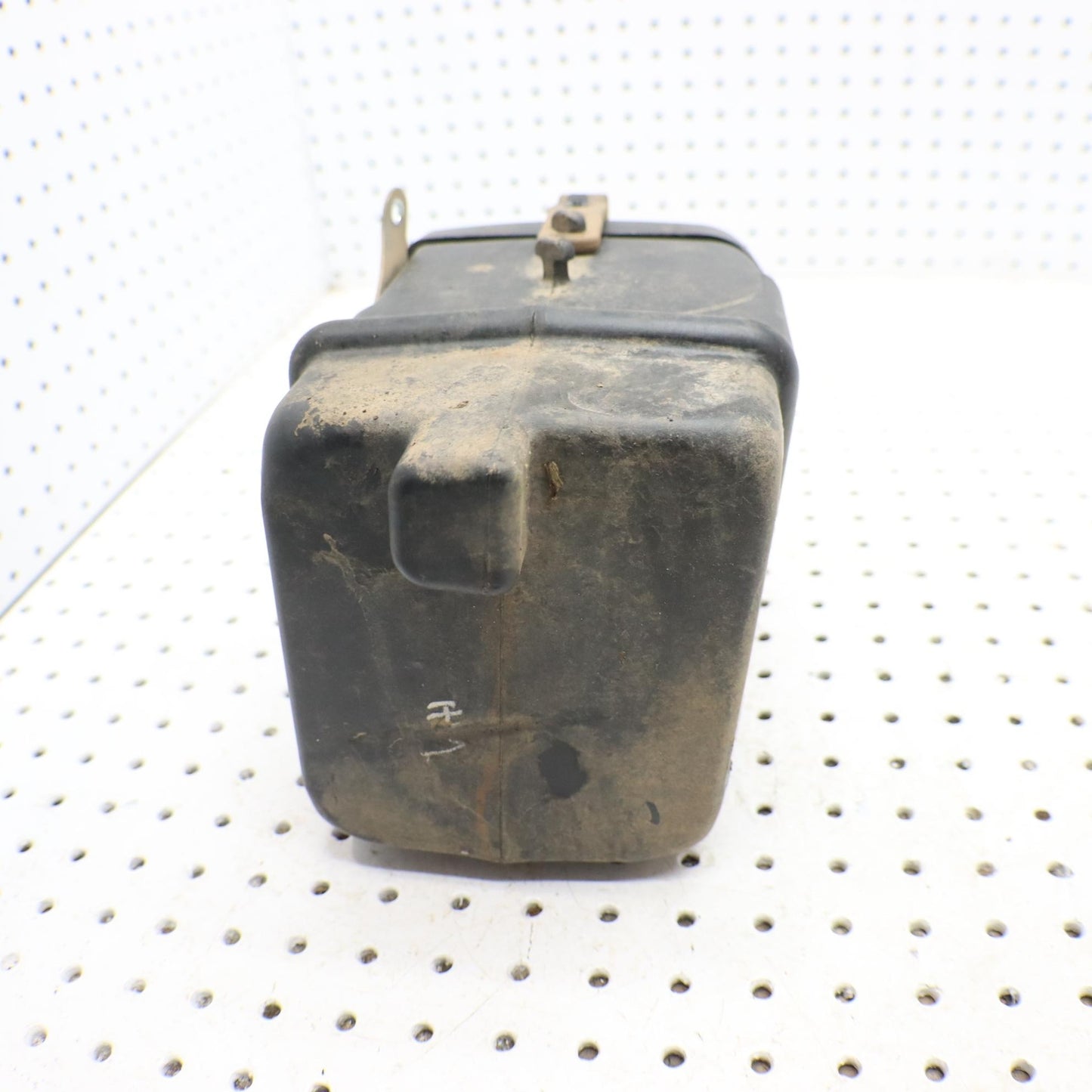 2016 SUZUKI KING QUAD 500 STORAGE BOX REAR 93100-31GA0; 93100-31GA2