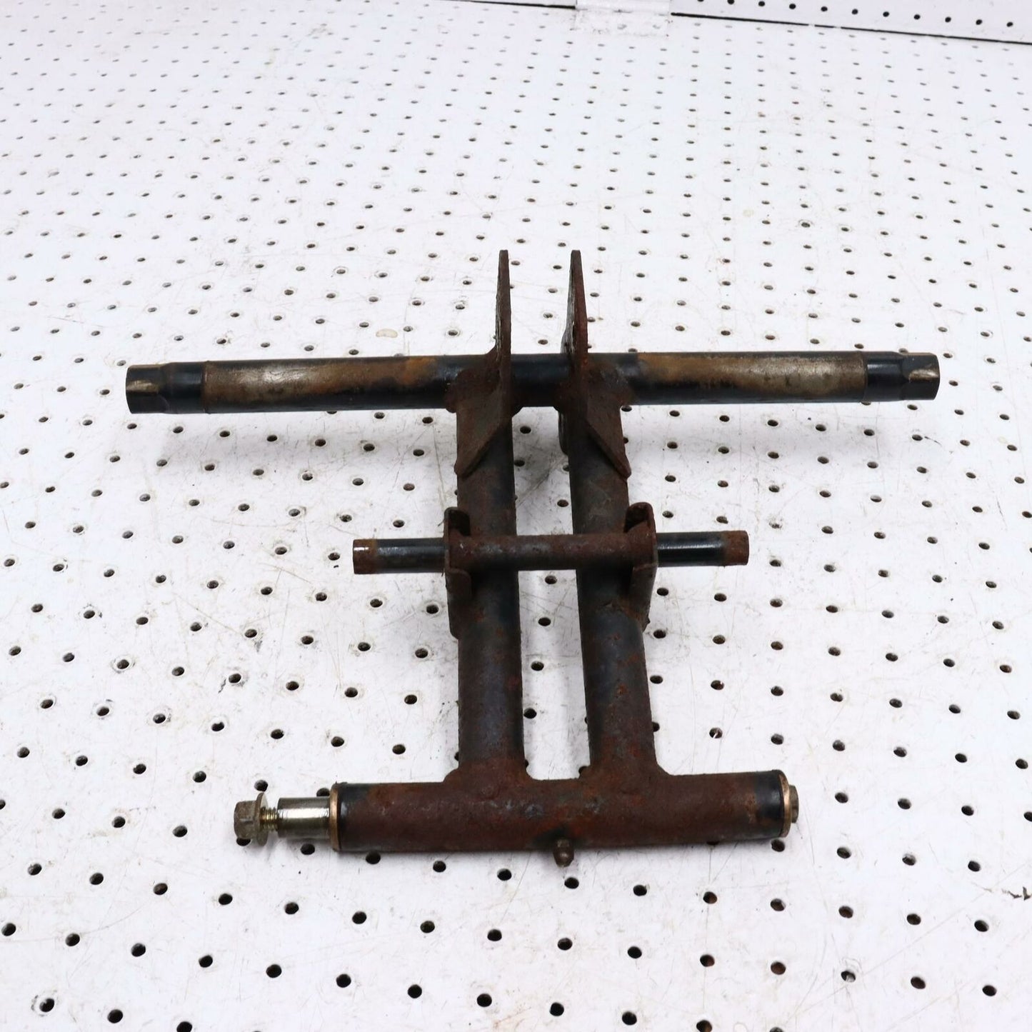 2007 ARCTIC CAT F6 REAR BACK SUSPENSION FRONT TORQUE PIVOT ARM 1704-702