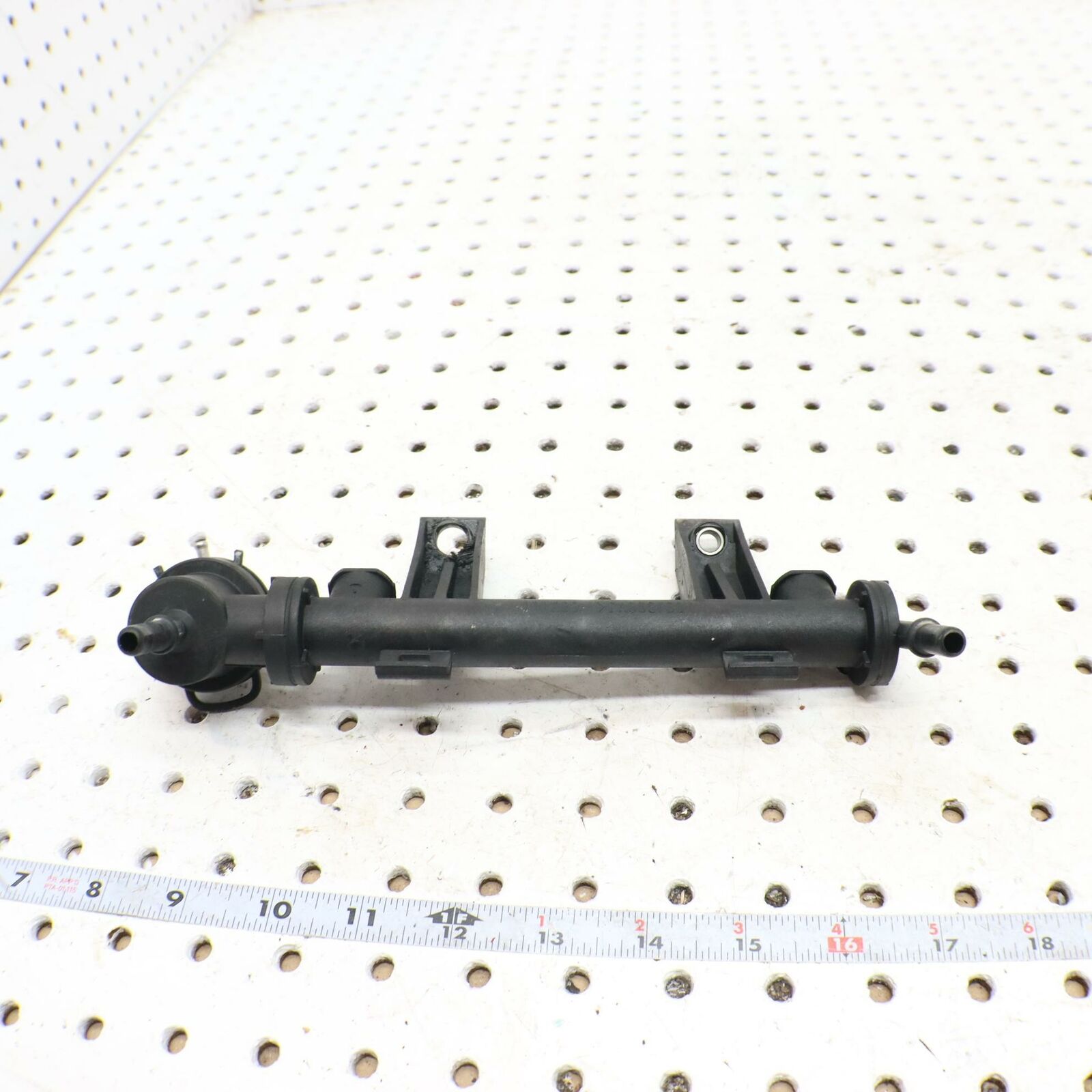 2006 POLARIS SWITCHBACK FUEL INJECTOR RAIL PRESSURE REGULATOR 0452969
