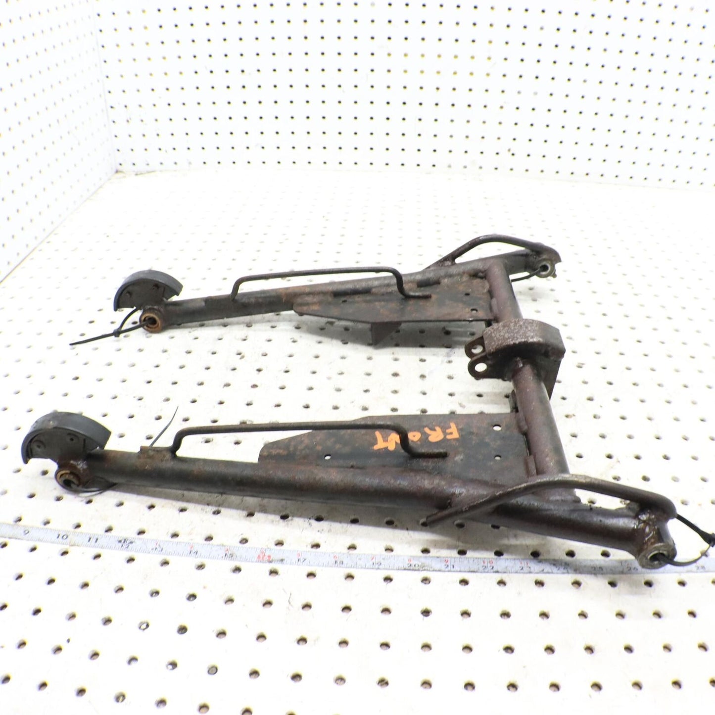 2002 ARCTIC CAT ZR 600 REAR BACK SUSPENSION FRONT TORQUE PIVOT ARM 0704-623
