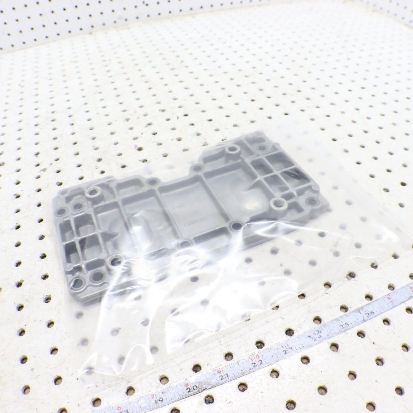 2009 SKI-DOO SUMMIT X 800R ENGINE MOTOR CASE BASE PLATE 420812682