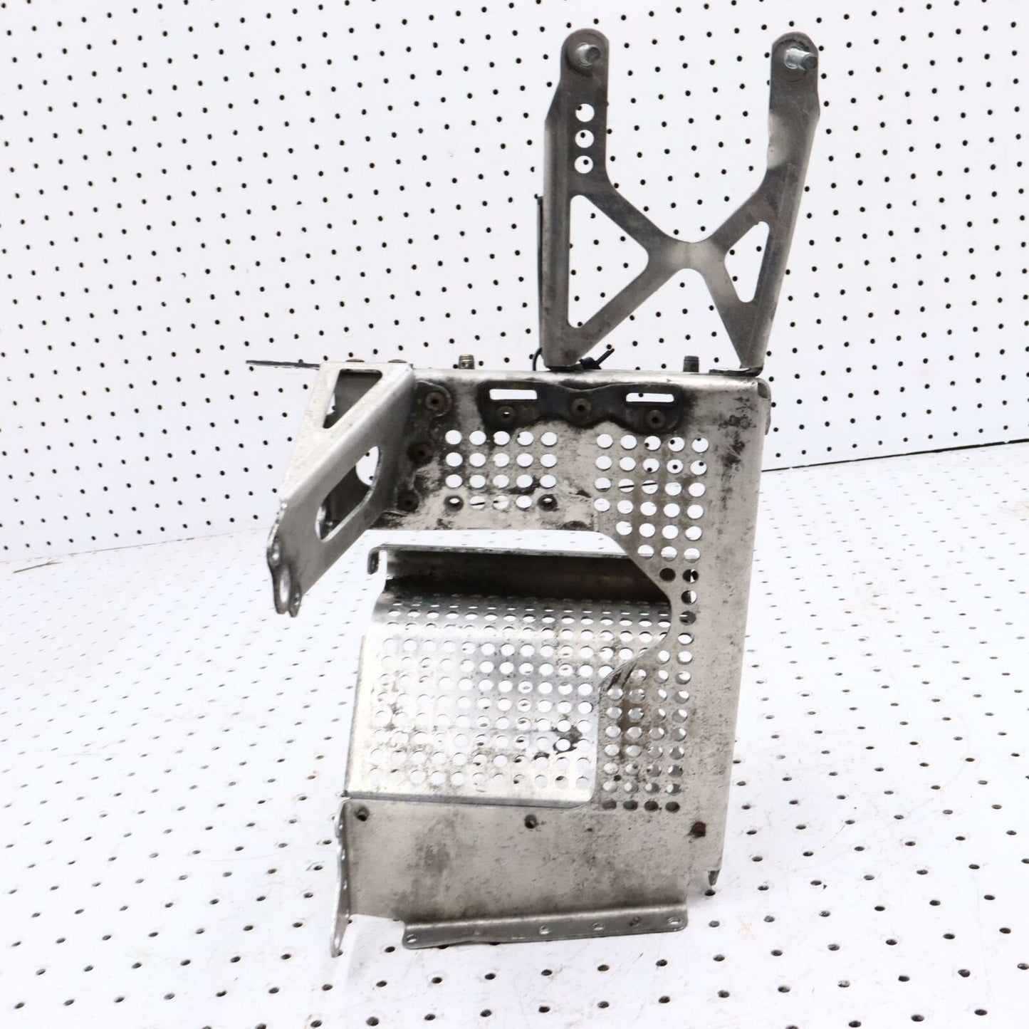 2009 ARCTIC CAT CROSSFIRE 1000 LEFT FRONT FOOT REST STAY FOOTREST WELL 4706-035