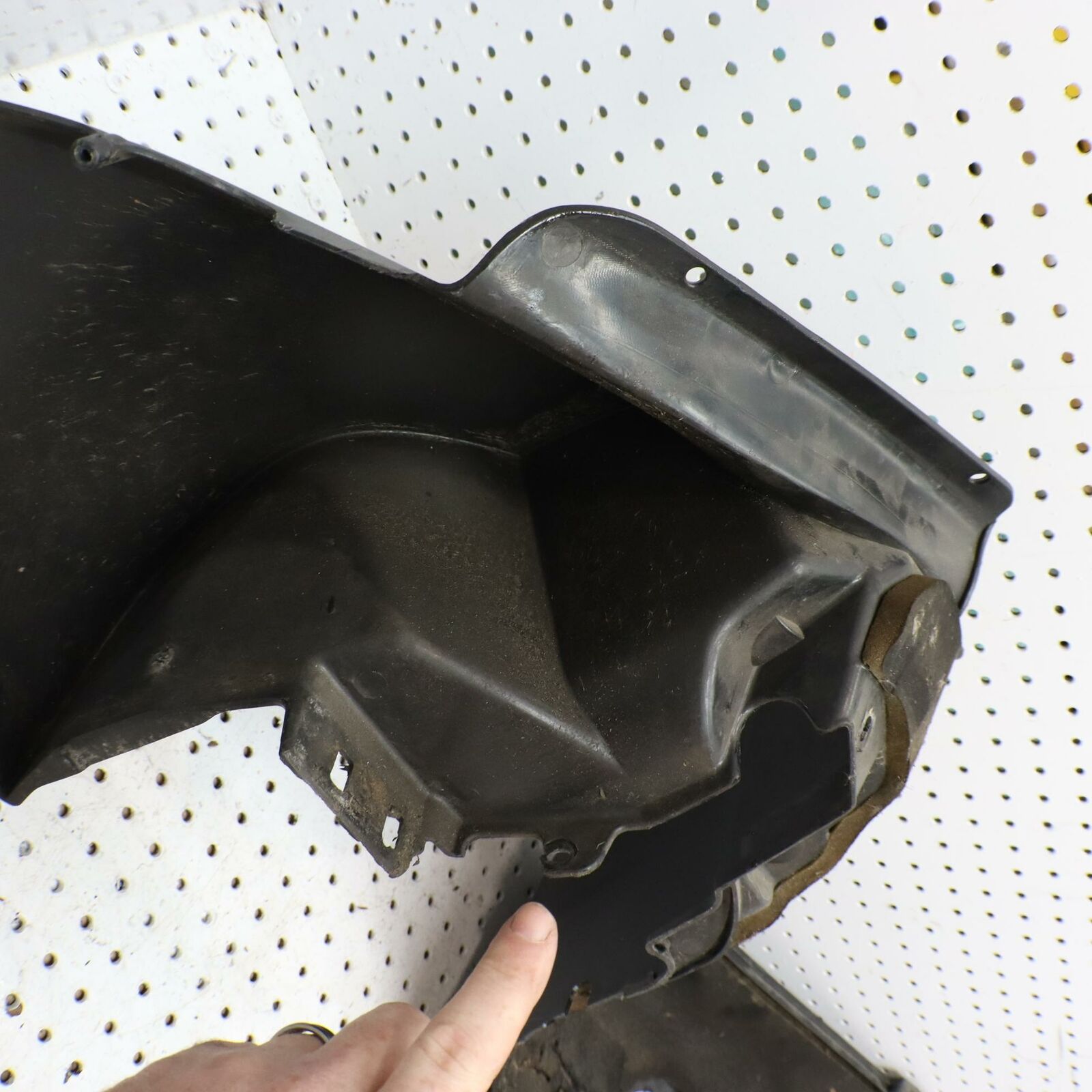 2006 POLARIS SWITCHBACK RIGHT SIDE LOWER BELLY PAN PANEL COVER 2633275-070