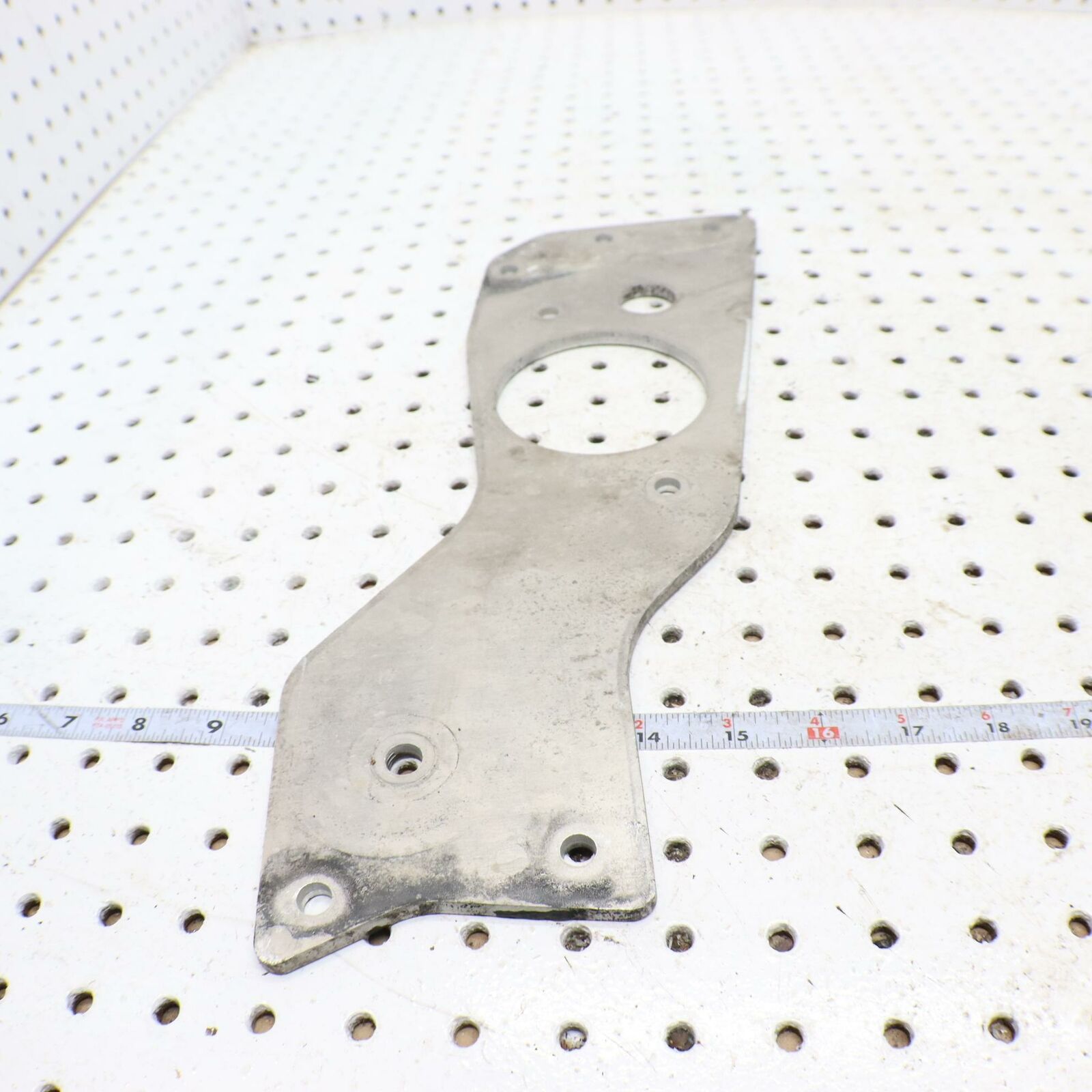 2006 POLARIS SWITCHBACK ENGINE MOTOR MOUNT PLATE  ENGINE STRAP, LH 5248666