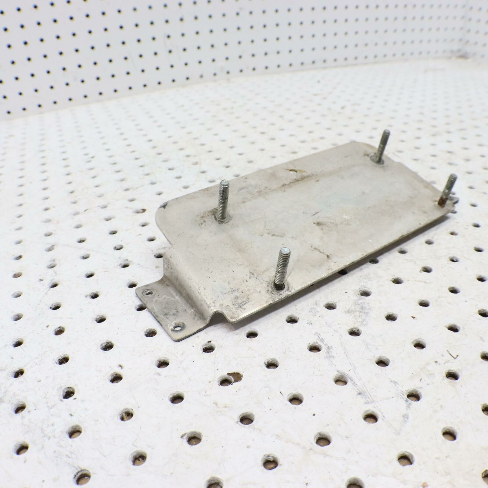 2006 POLARIS SWITCHBACK ASM BRKT OIL COOLER 1015467