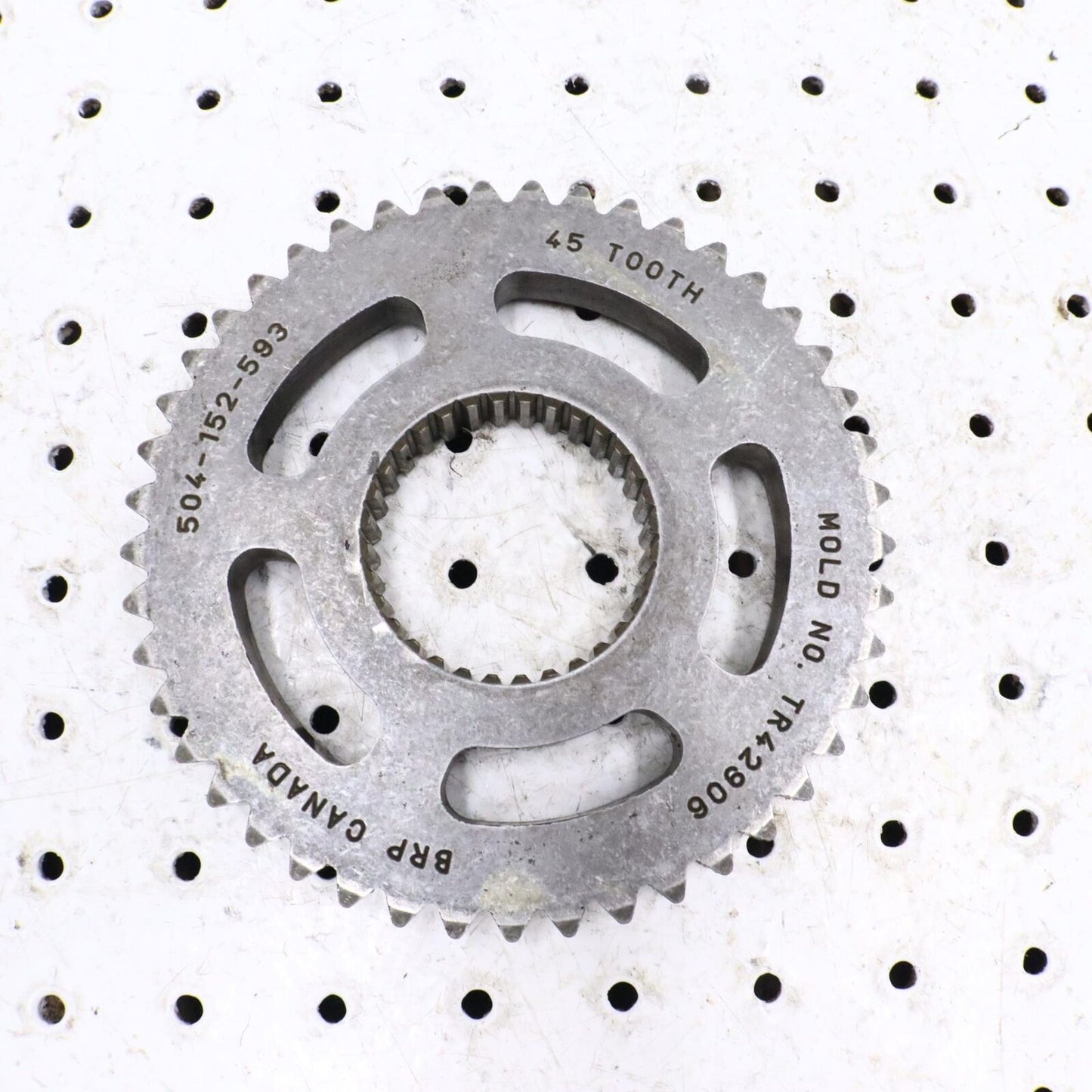 2010 SKI-DOO SUMMIT X 800R CHAIN CASE GEAR SPROCKET 504152593