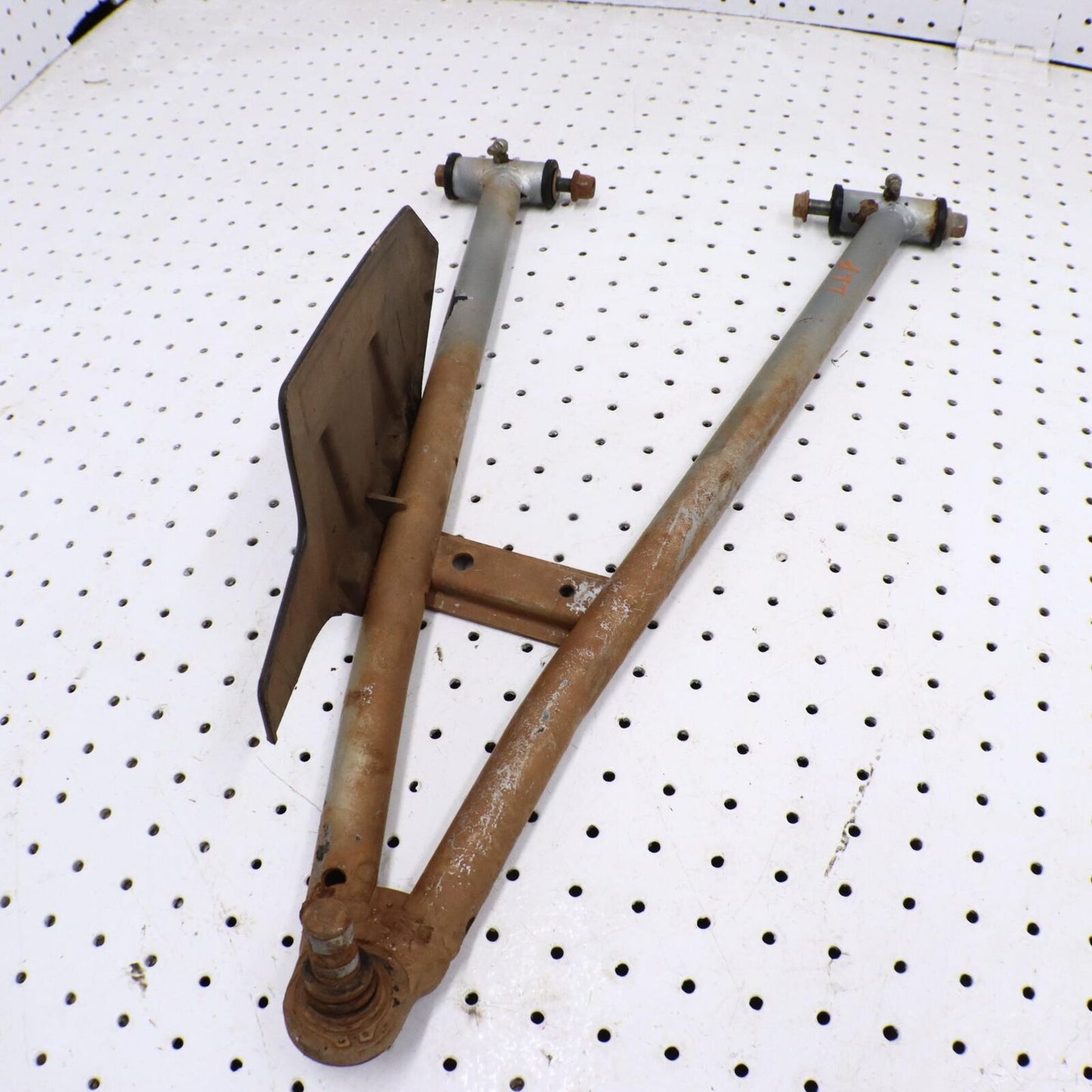 2014 POLARIS RANGER XP 900 LEFT FRONT LOWER CONTROL A ARM 1019668-385