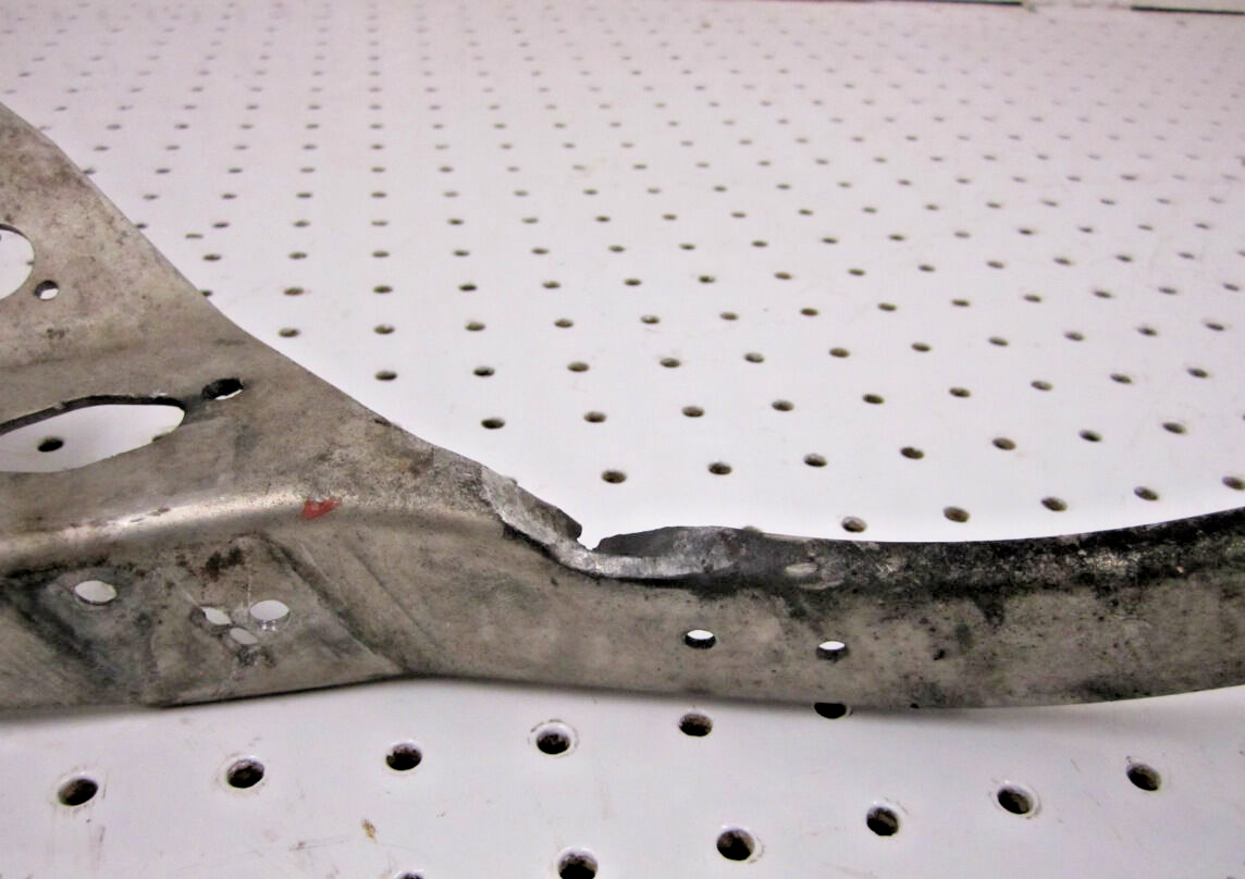 2002 POLARIS 800 RMK 144 BELLYPAN SUPPORT 5244050