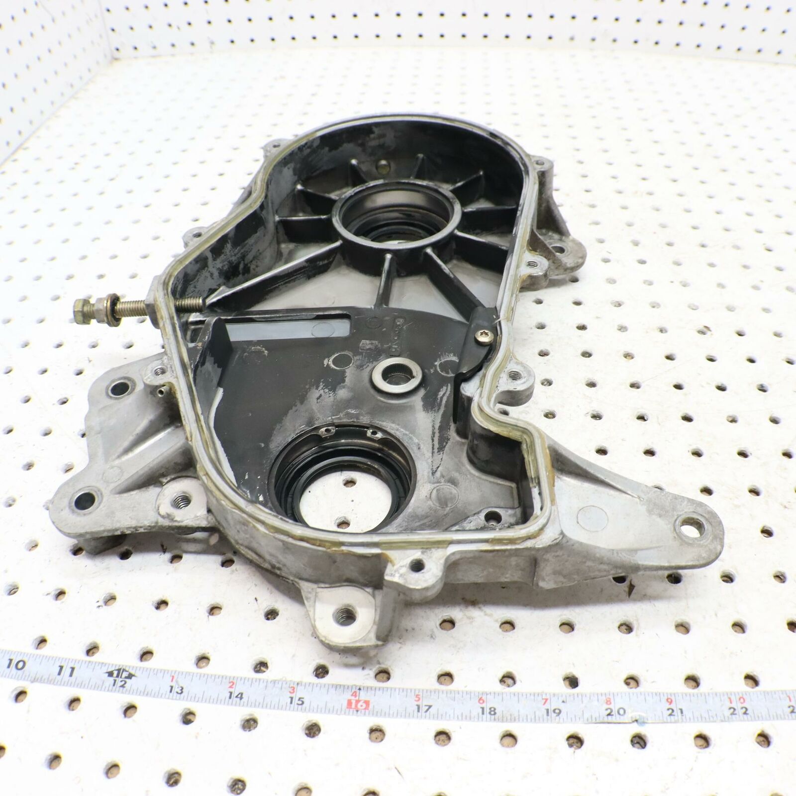 2006 POLARIS FST SWITCHBACK TRACK CHAIN HOUSING CASE 1332318