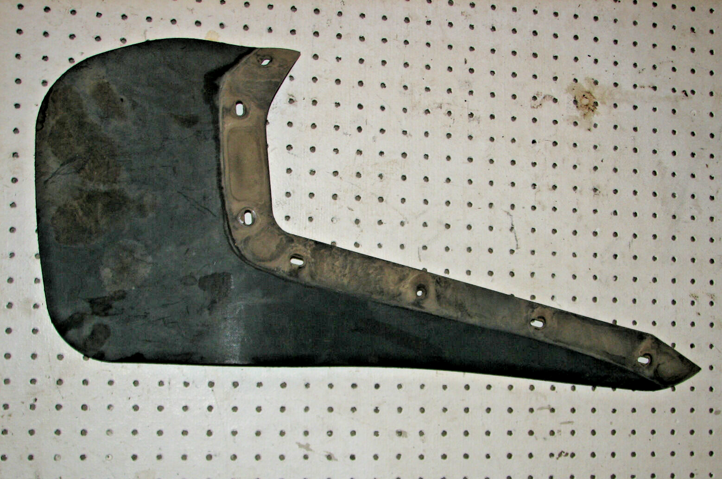 1993 POLARIS 350L 4X4 MUD GUARD RIGHT REAR 5850090