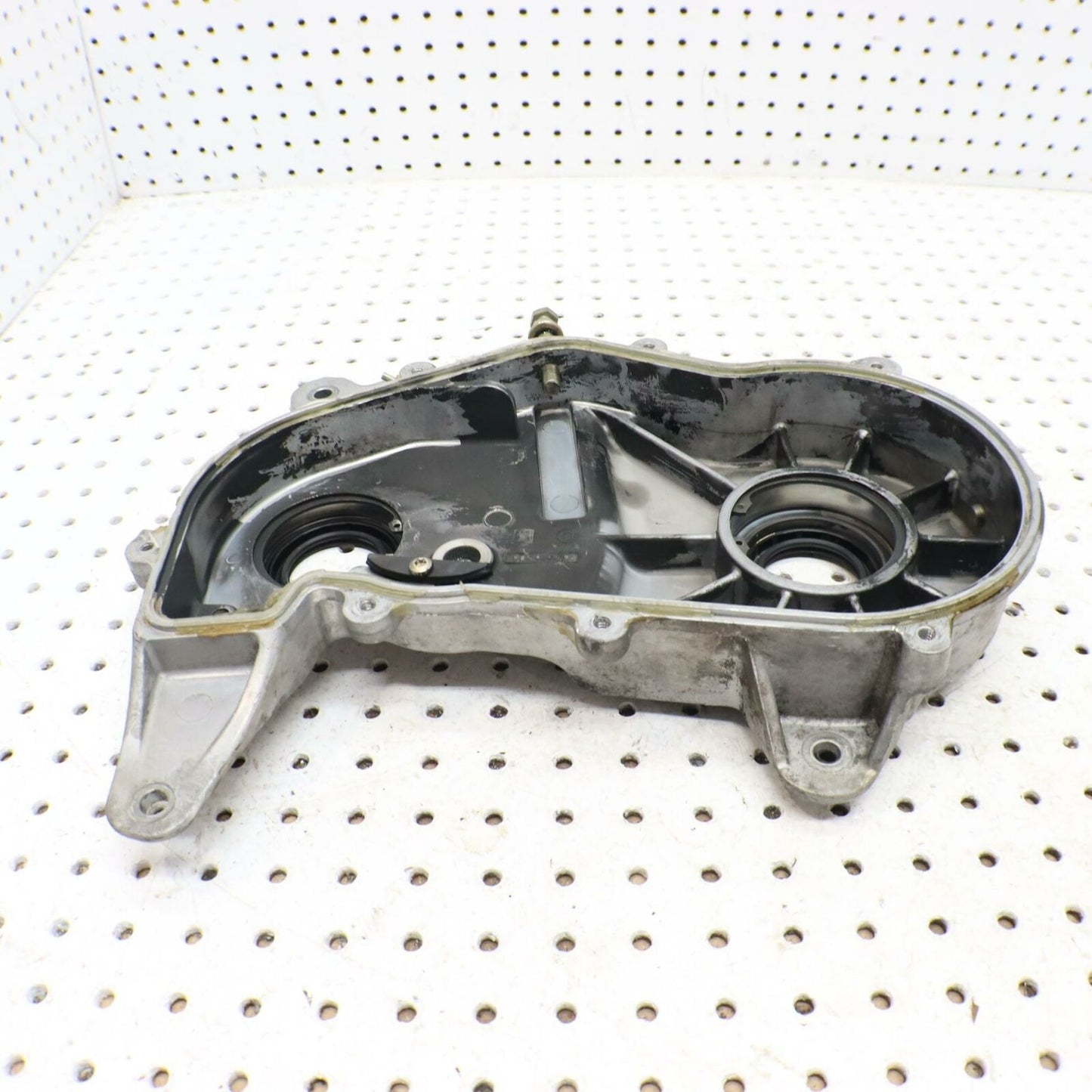 2006 POLARIS FST SWITCHBACK TRACK CHAIN HOUSING CASE 1332318
