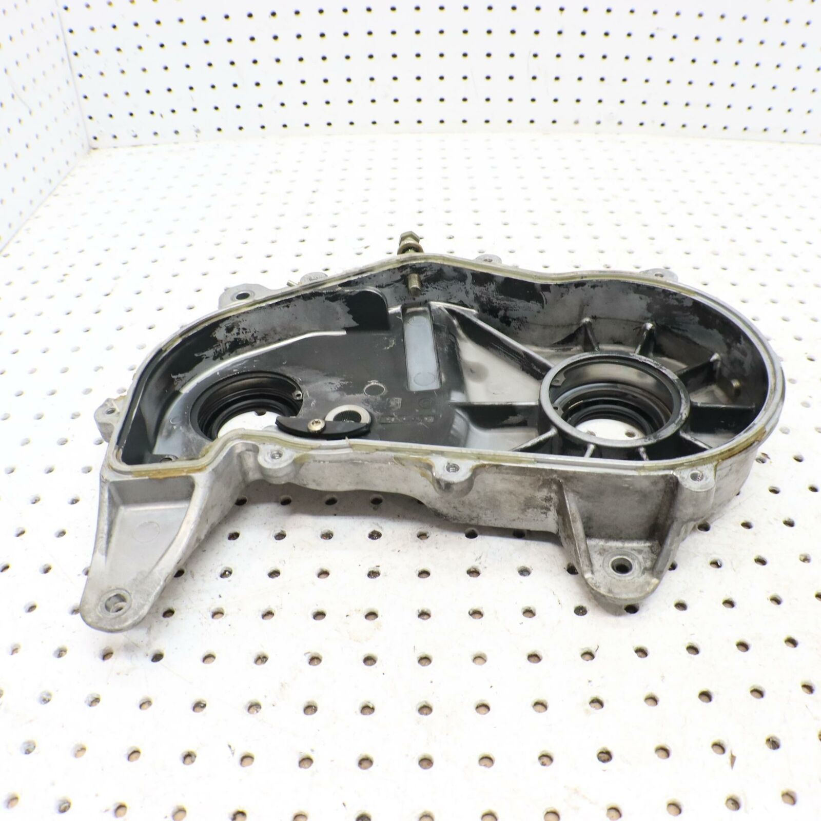 2006 POLARIS FST SWITCHBACK TRACK CHAIN HOUSING CASE 1332318