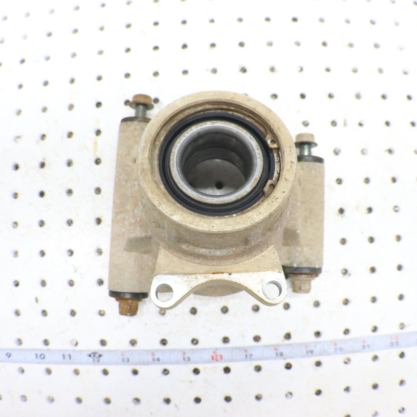 2013 Polaris Ranger Xp 900 WHEEL Bearing Carrier LEFT REAR 5137676; 5138501