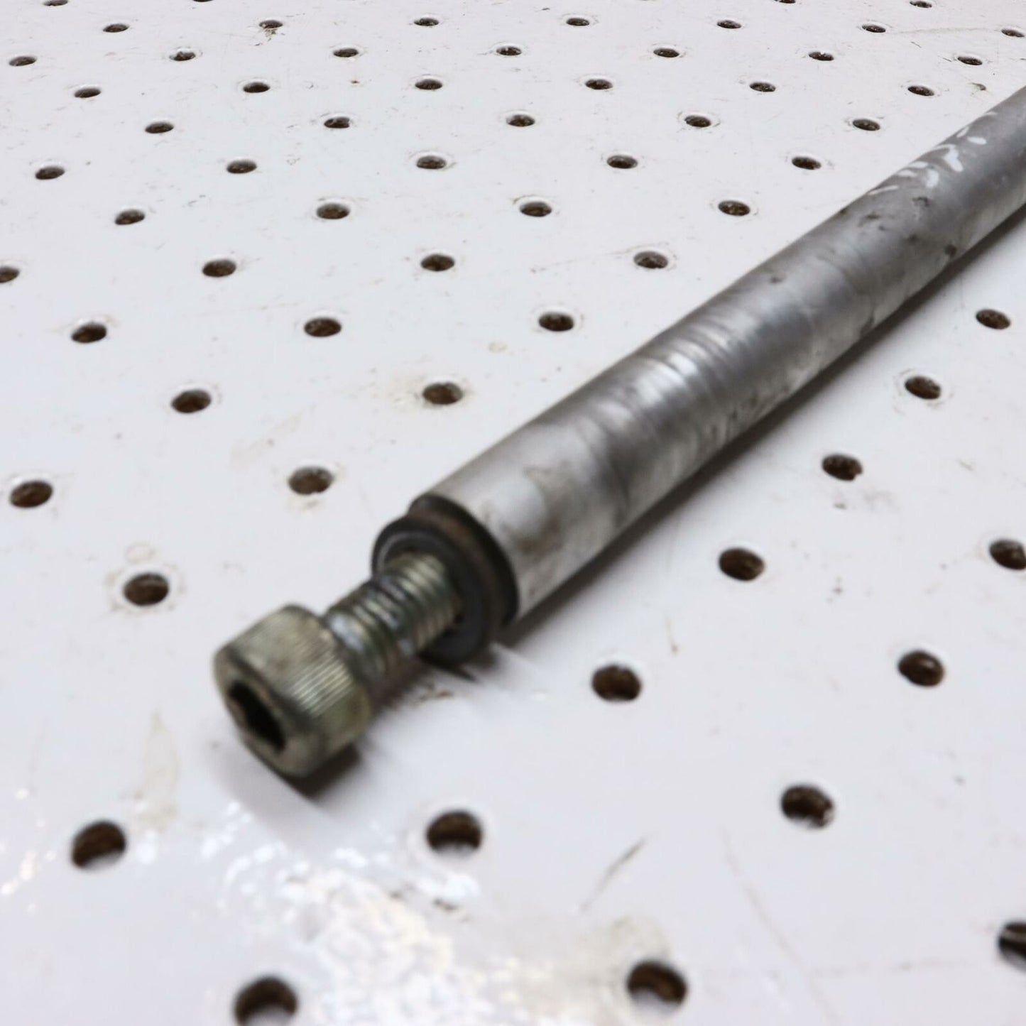 2006 SKI-DOO MXZ 800 REAR SUSPENSION CROSS AXLE BRACE Axle 503189562