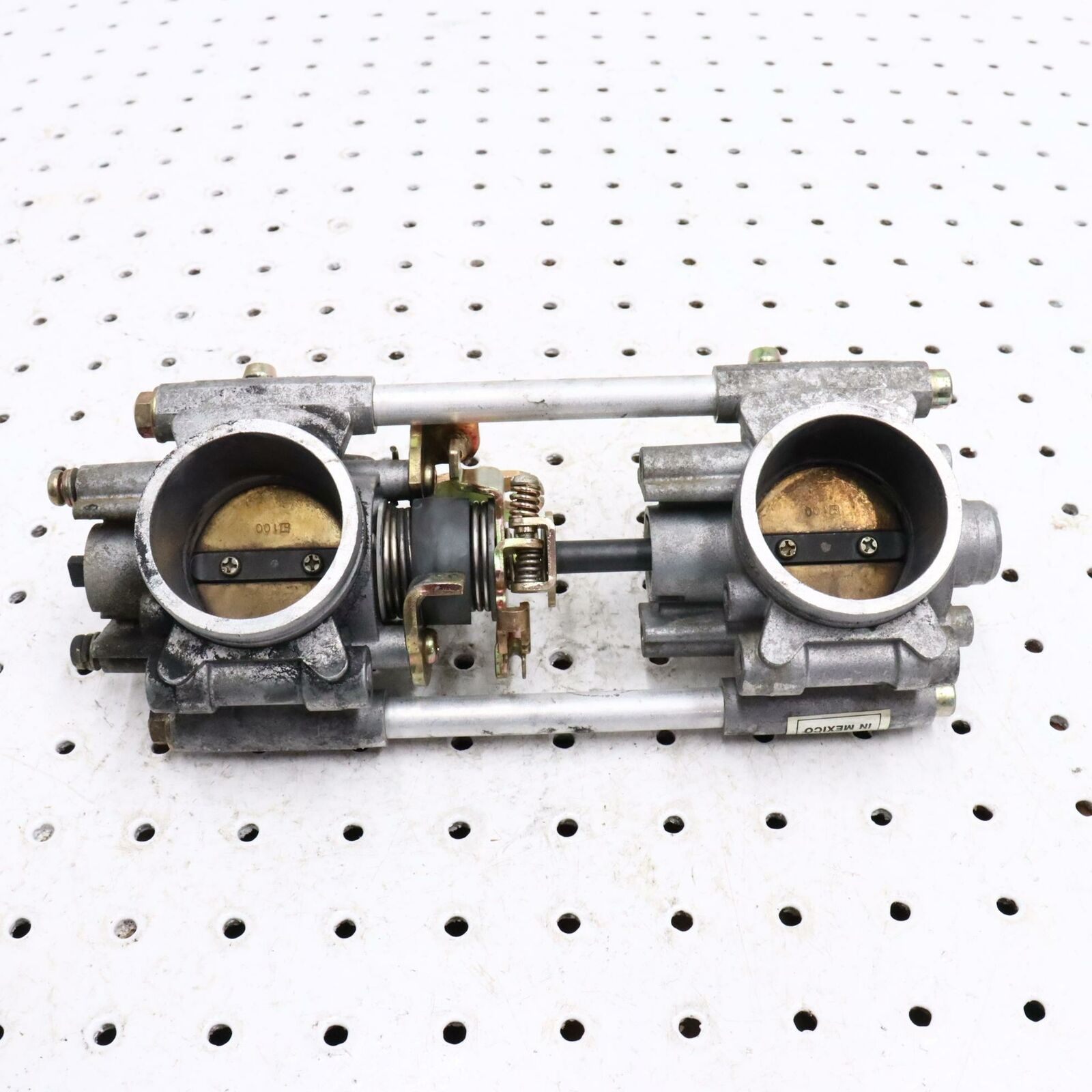 2006 POLARIS SWITCHBACK MAIN THROTTLE BODIES BODY 1253519