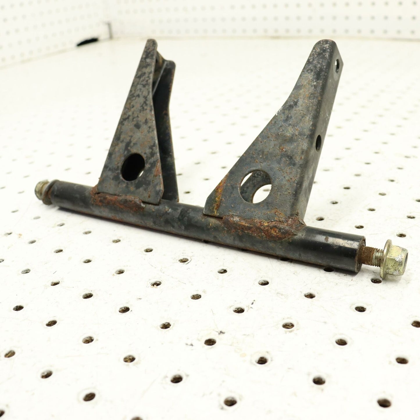2007 POLARIS RMK 600 REAR SUSPENSION REAR PIVOT ARM 1541832-067