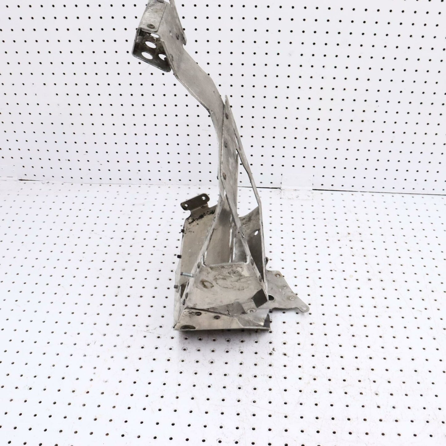 2006 POLARIS CLASSIC 700 LEFT FRONT FOOT HOLDER REST STAY FOOTREST WELL 1015301