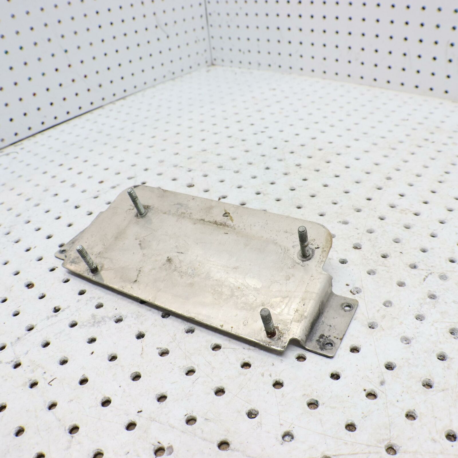 2006 POLARIS SWITCHBACK ASM BRKT OIL COOLER 1015467