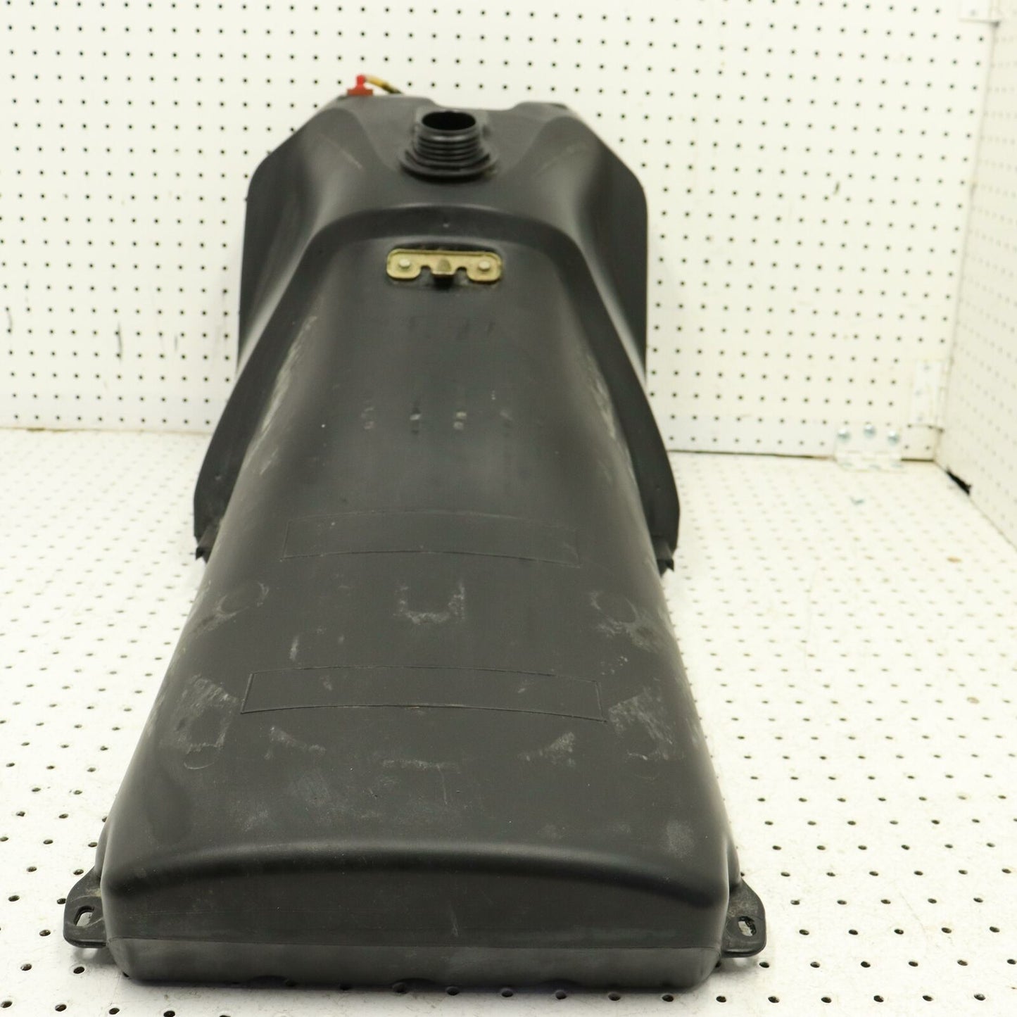 2007 POLARIS RMK 600 GAS TANK FUEL RESERVOIR 2520616