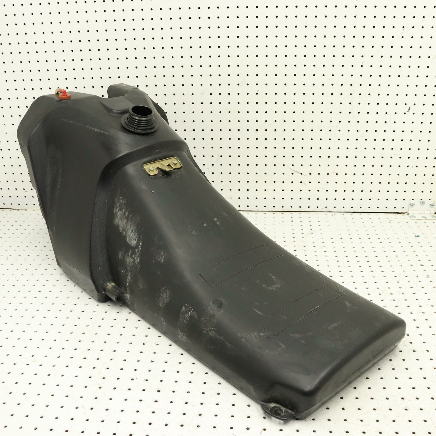2007 POLARIS RMK 600 GAS TANK FUEL RESERVOIR 2520616