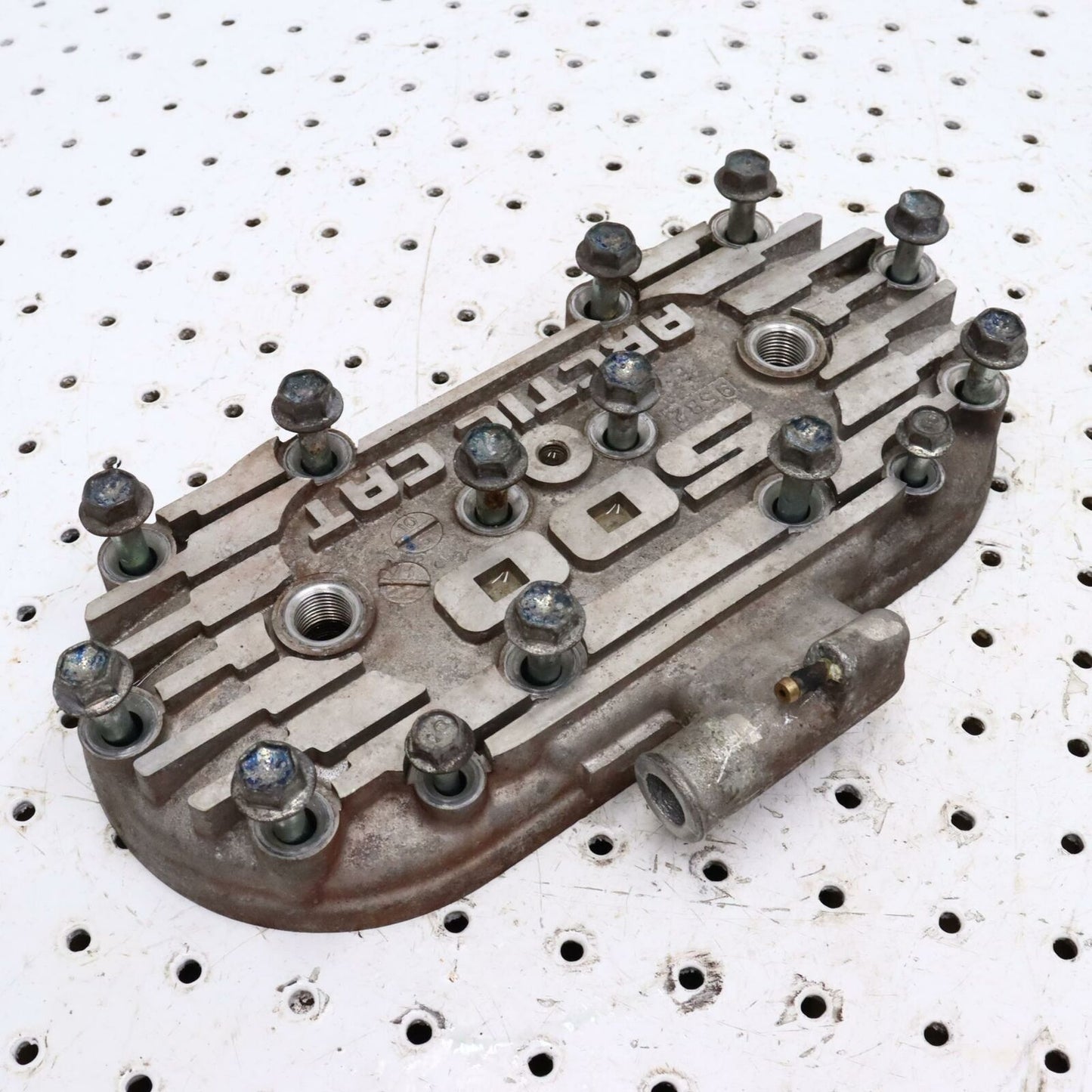 2013 ARCTIC CAT F5 ENGINE MOTOR CYLINDER HEAD TOP COVER DOME 3007-611