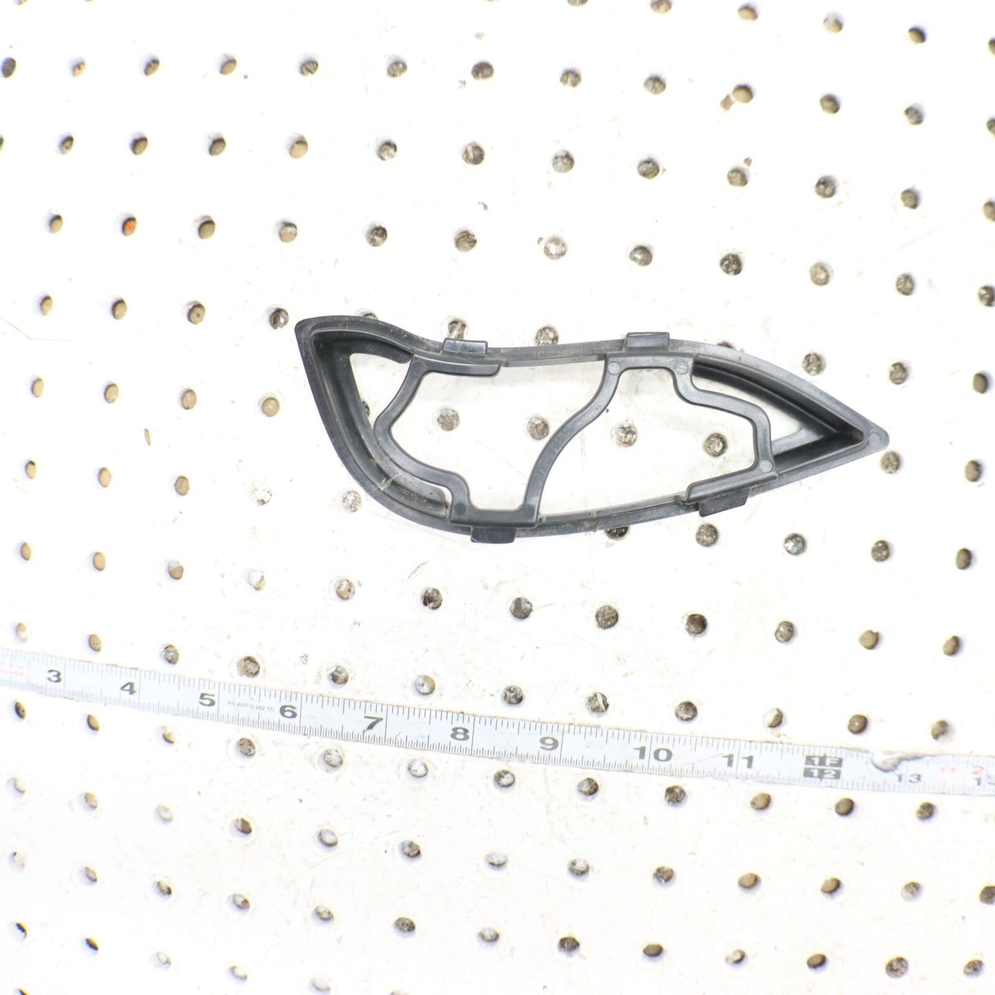 2006 POLARIS RMK 700 AIR INTAKE BEZEL SCREEN 5435776 RIGHT