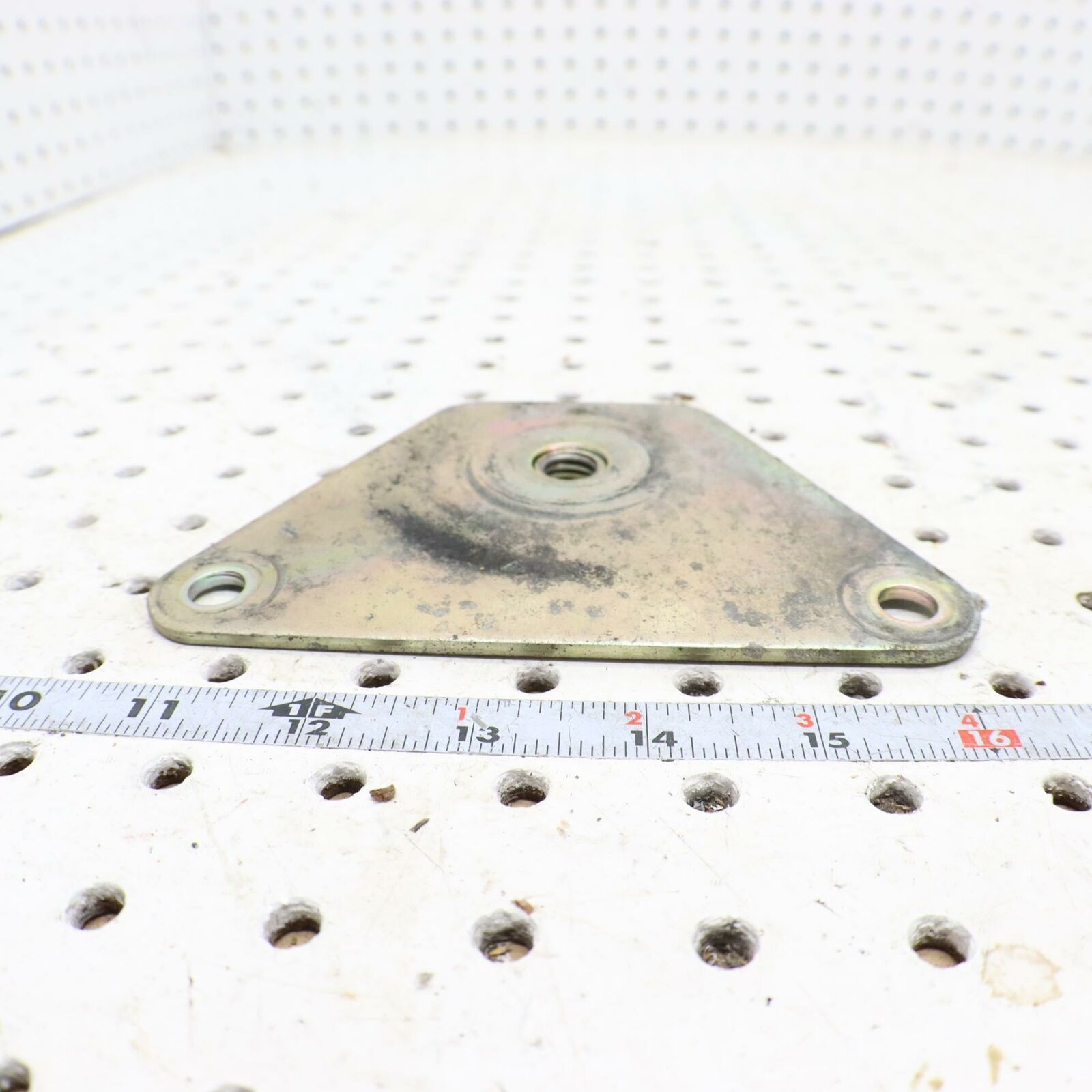 2006 POLARIS SWITCHBACK ENGINE MOTOR MOUNT BRACKET  1014698
