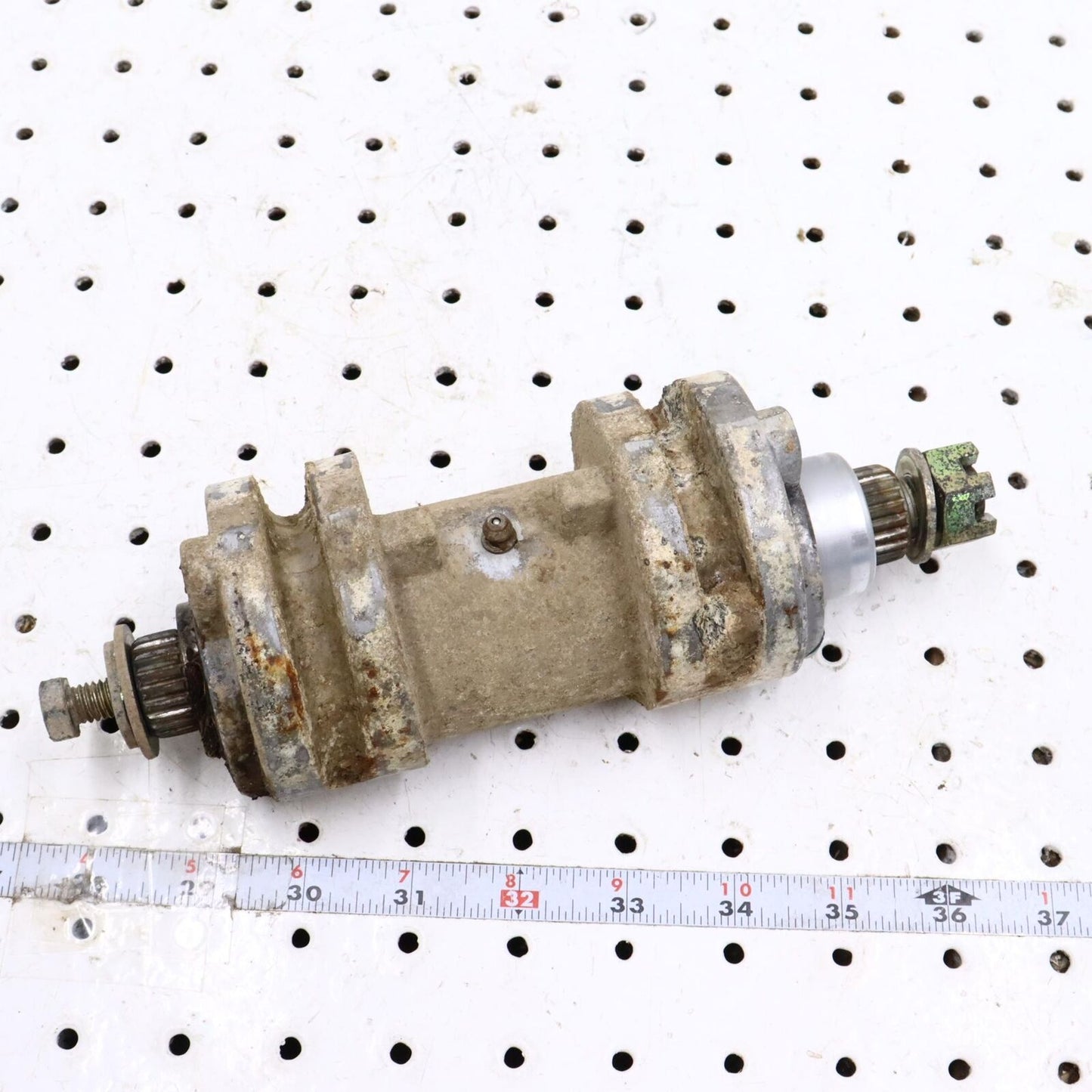 1998 POLARIS XPLORER 400L CENTER TIGHTENER BEARING HOUSING 1380136