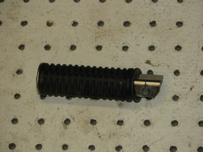 2003 HONDA SHADOW 750 VT750DCB FOOTREST RIGHT REAR 50716-371-660, 50715-KC2-770